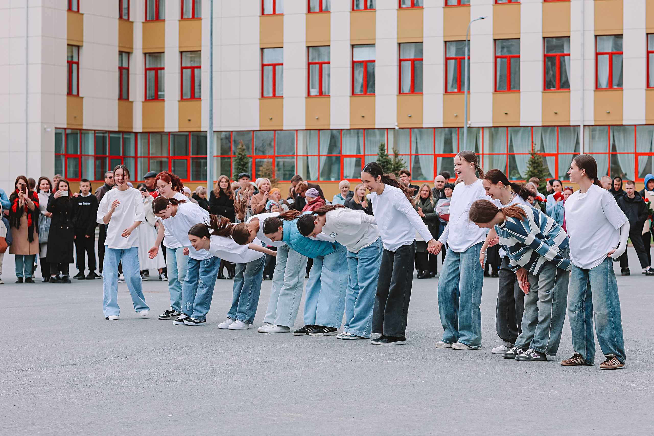 Последний звонок. Семейный фотограф Тюмень, фотограф на роды Салмина Мария