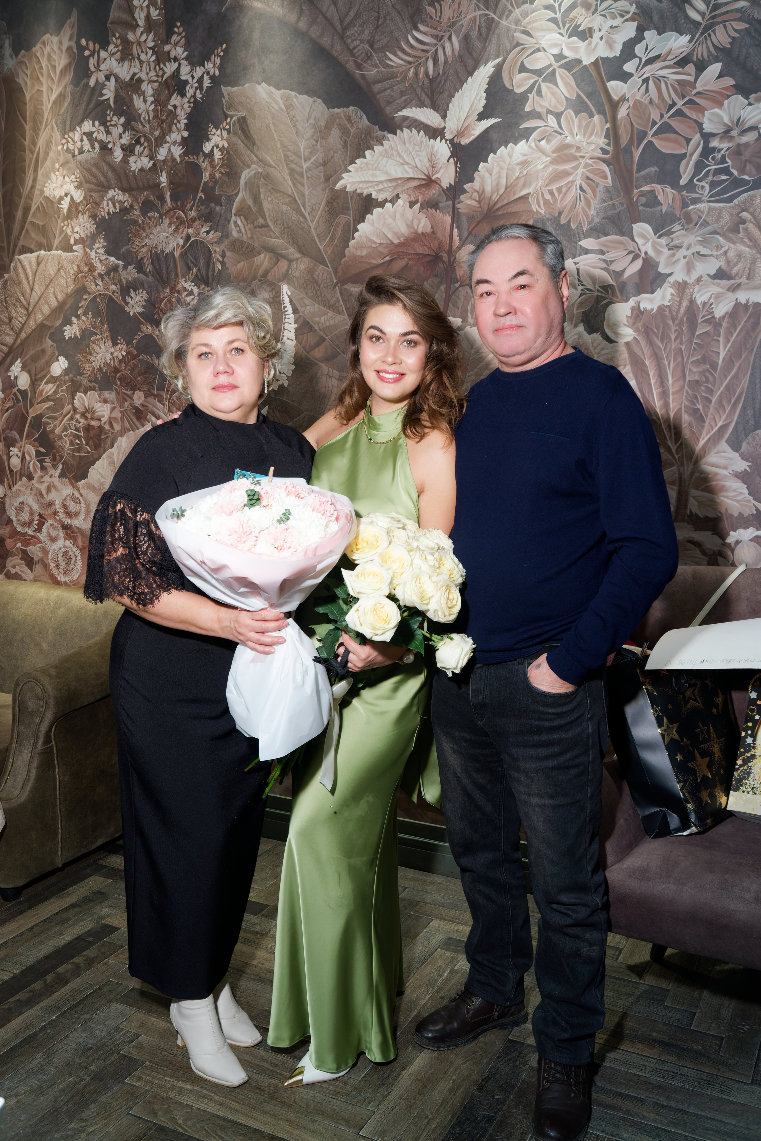 День рождения в ресторане. Репортажный, event-фотограф во Владивостоке