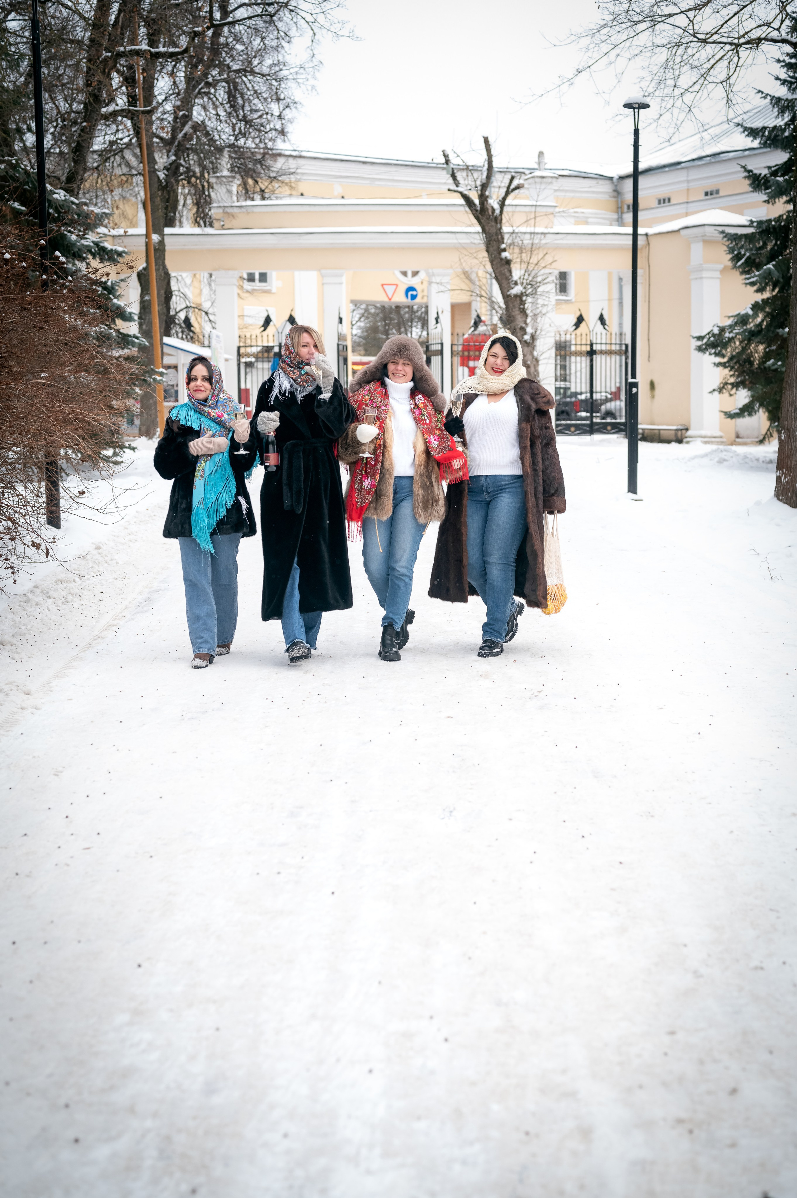 Девушки — такие девушки. Фотограф новорождённых, семейный, школьный в городе Калуге Евгения