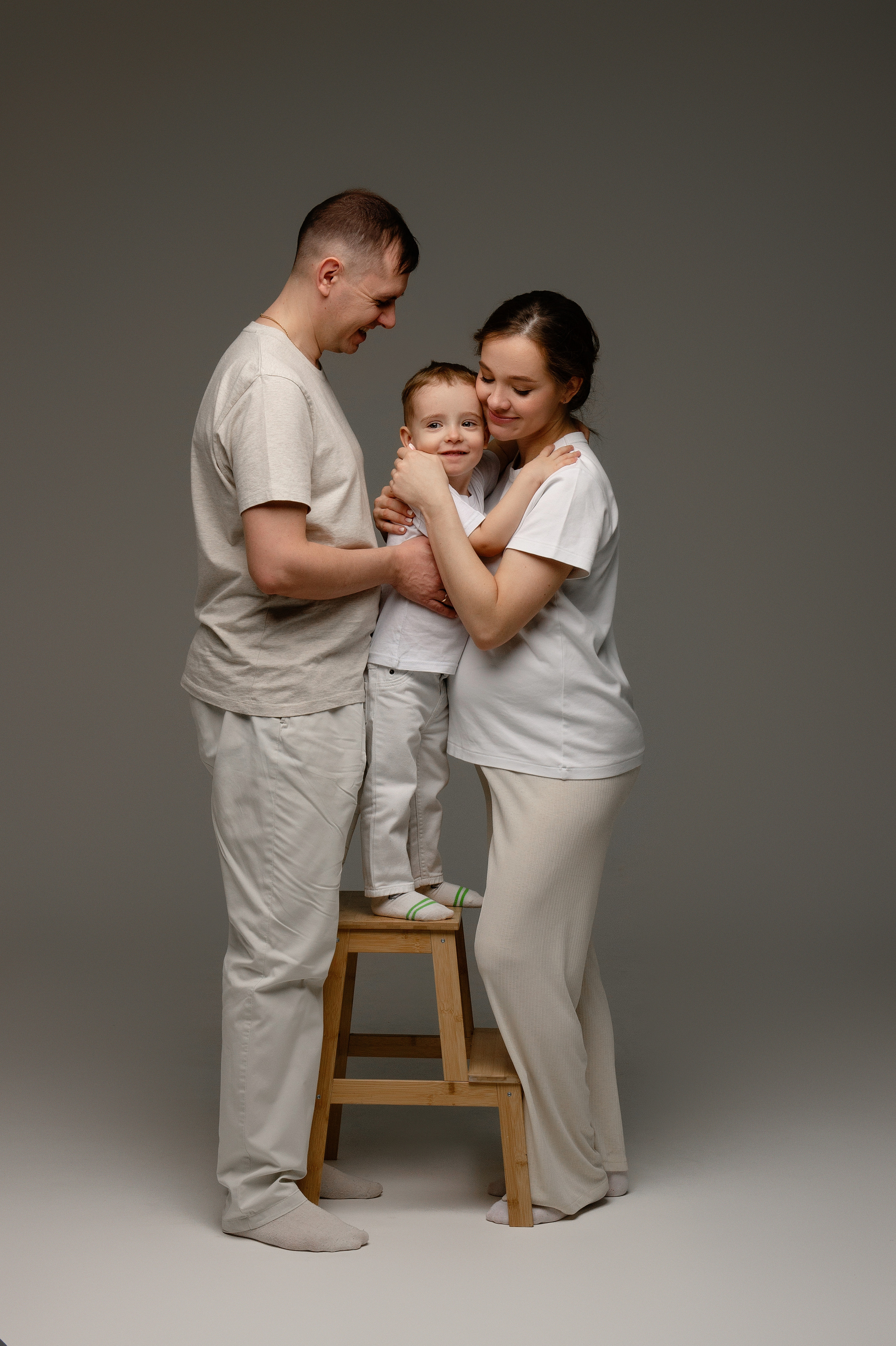 Светлана с семьёй. Фотограф беременности в Екатеринбурге Илона Филатьева