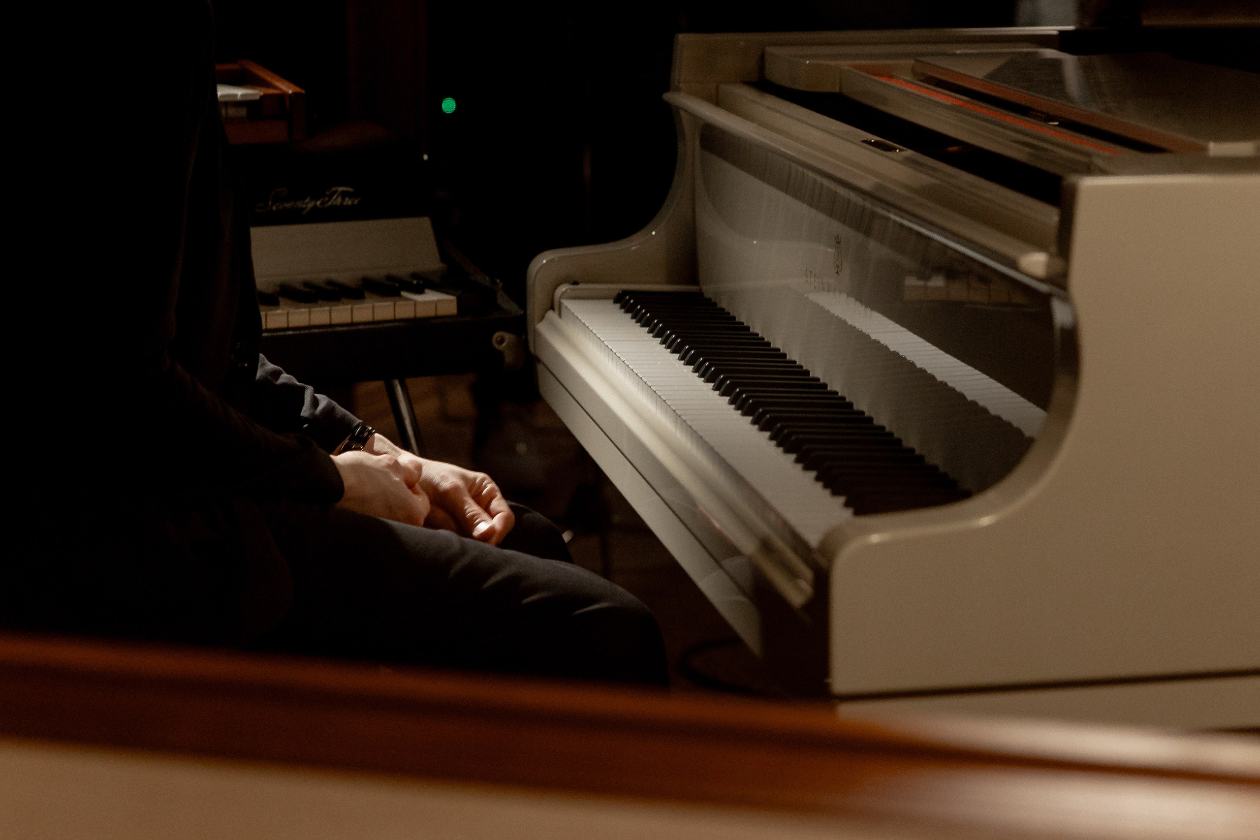 Съёмка клипа БИГГИ и Teysha. Свадебный и контент фотограф в Москве — Юлия Барно (Баранова)