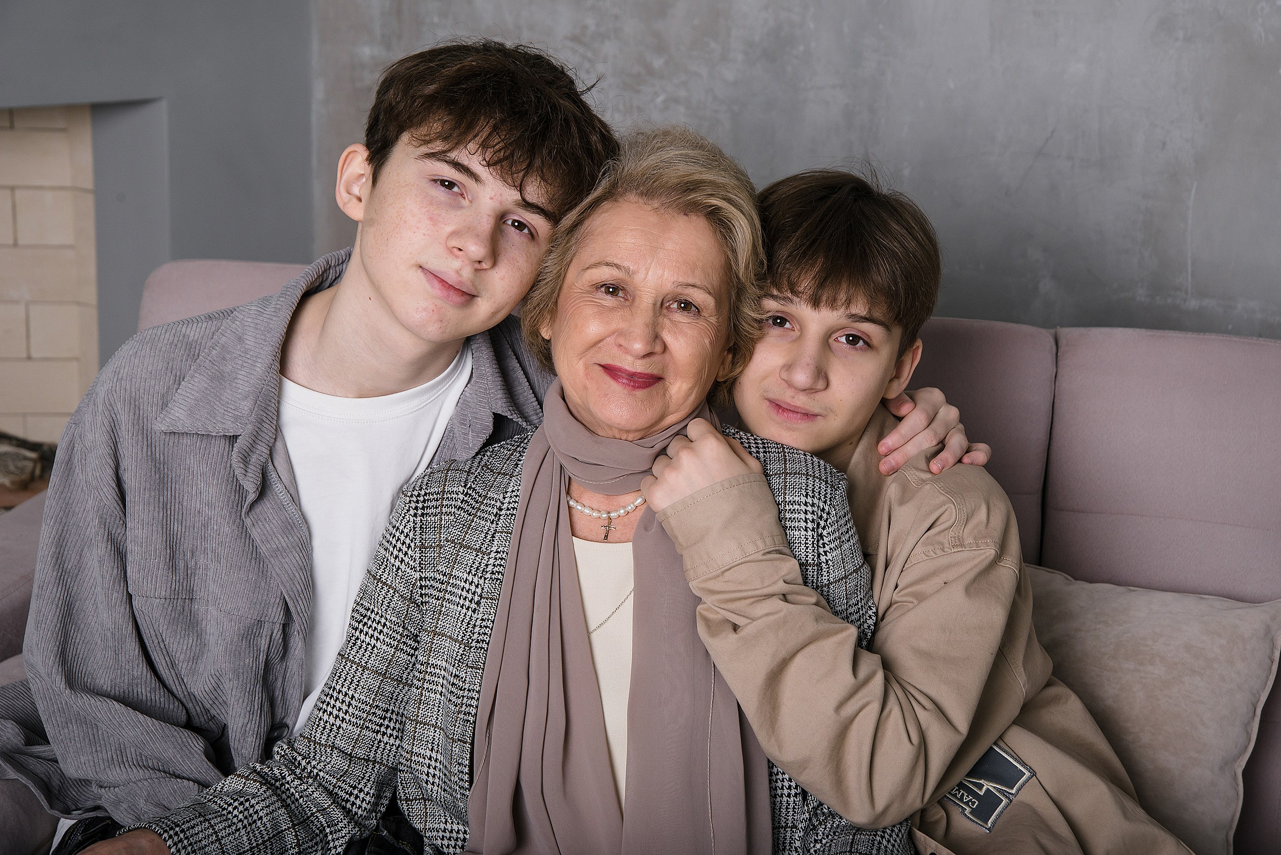 Семейная фотосессия 3 поколения: Запечатлейте ваши самые ценные моменты!. Фотограф Дарья Едапина Новосибирск