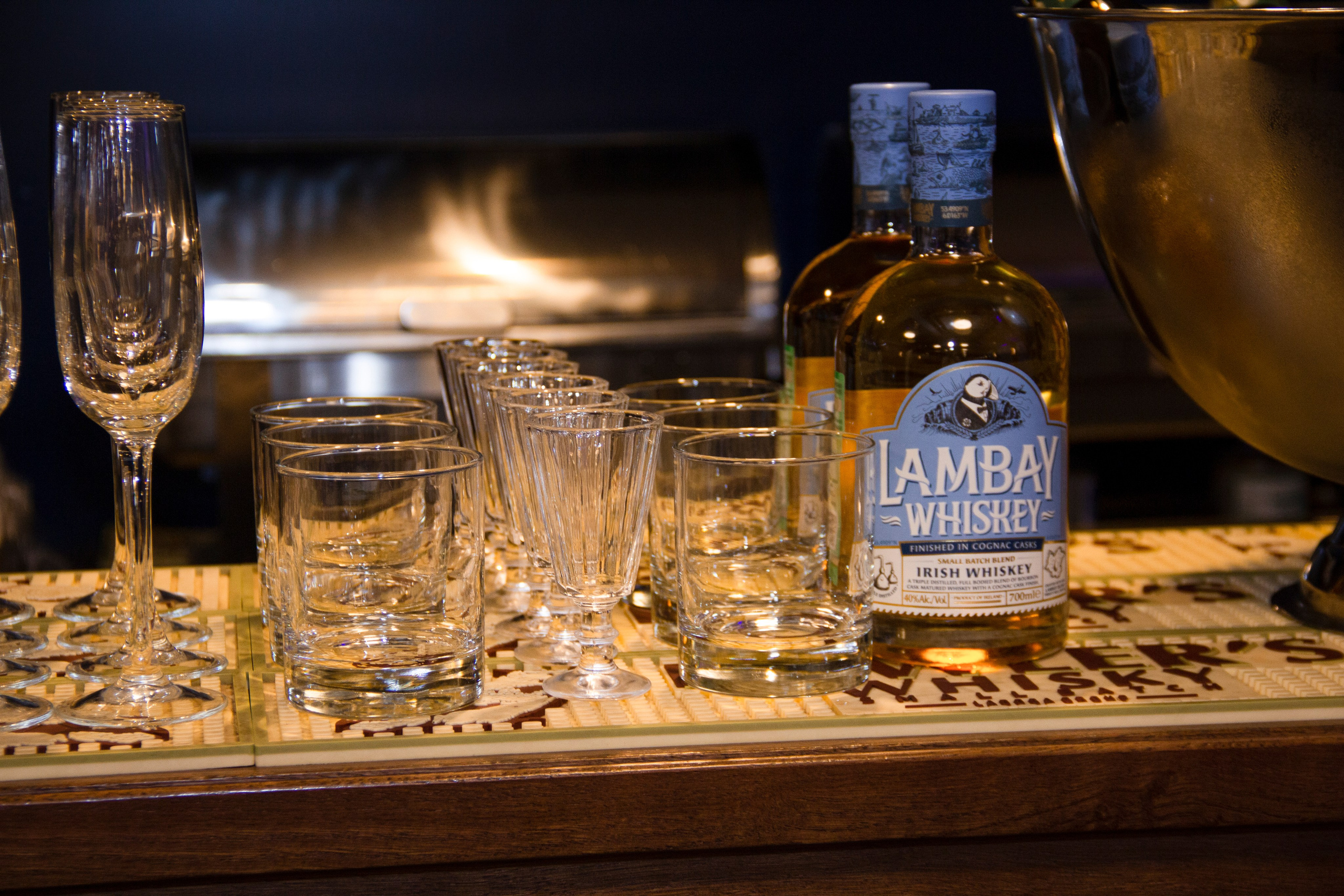 Съемка для сайта аренды катеров в Санкт-Петербурге, подготовка к свадебной прогулке по рекам и каналам. Фотограф в Санкт-Петербурге Смирнова Диана