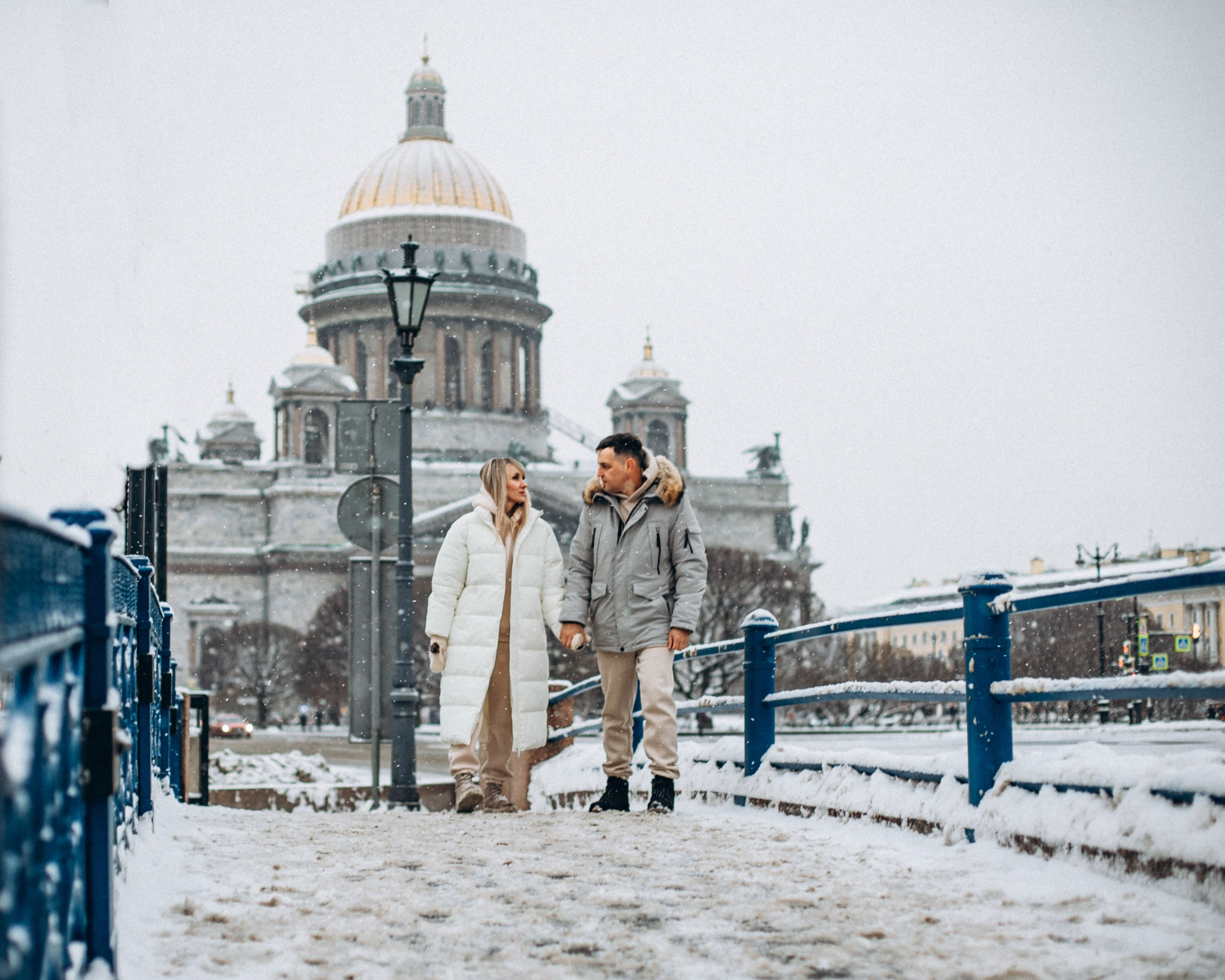Сергей и Алёна в декабре. Фотопрогулка в Петербурге. Индивидуальный и семейный фотограф в Санкт-Петербурге