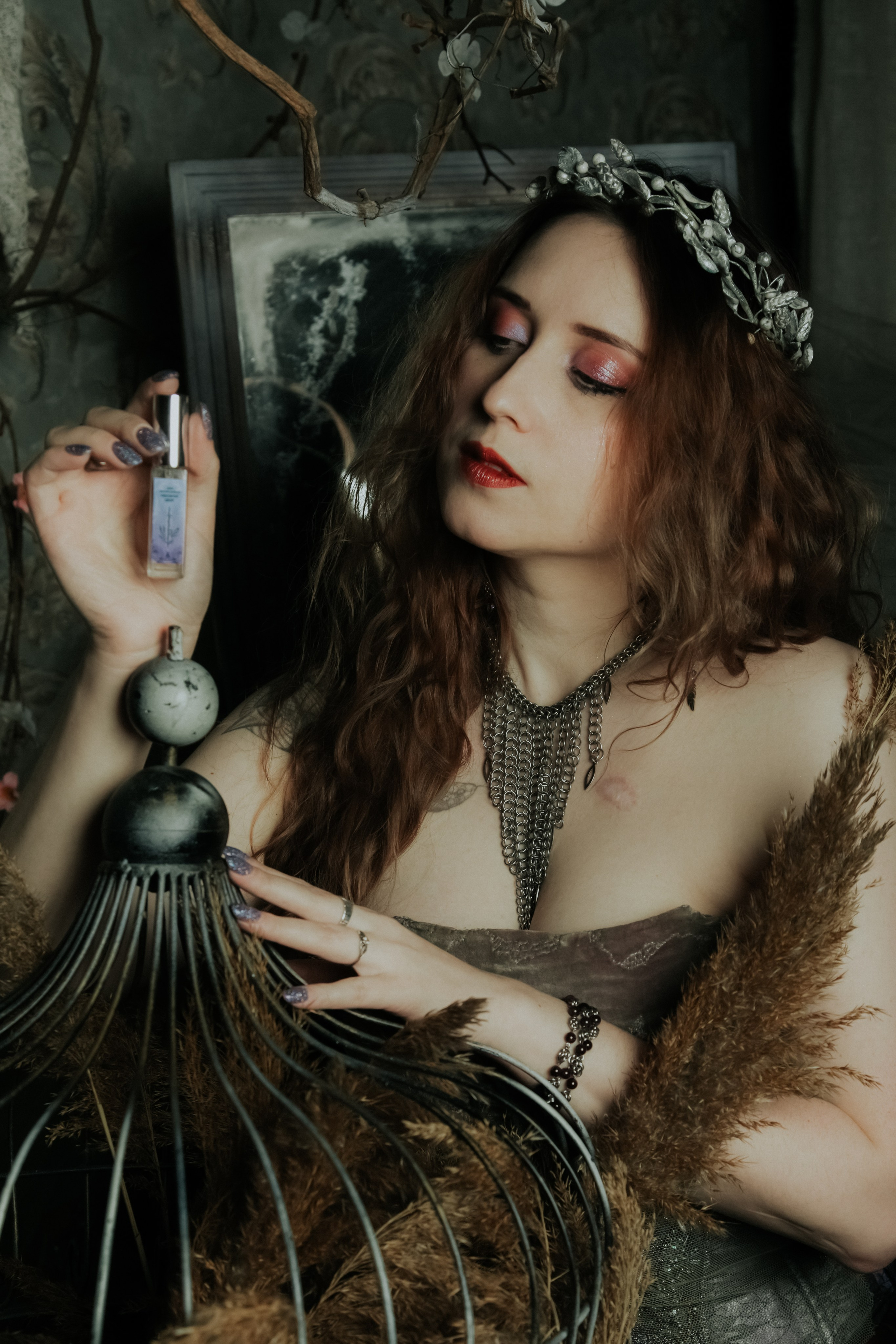 Фотосессия к выходу духов «Неблагой двор». Фотограф Ellairen