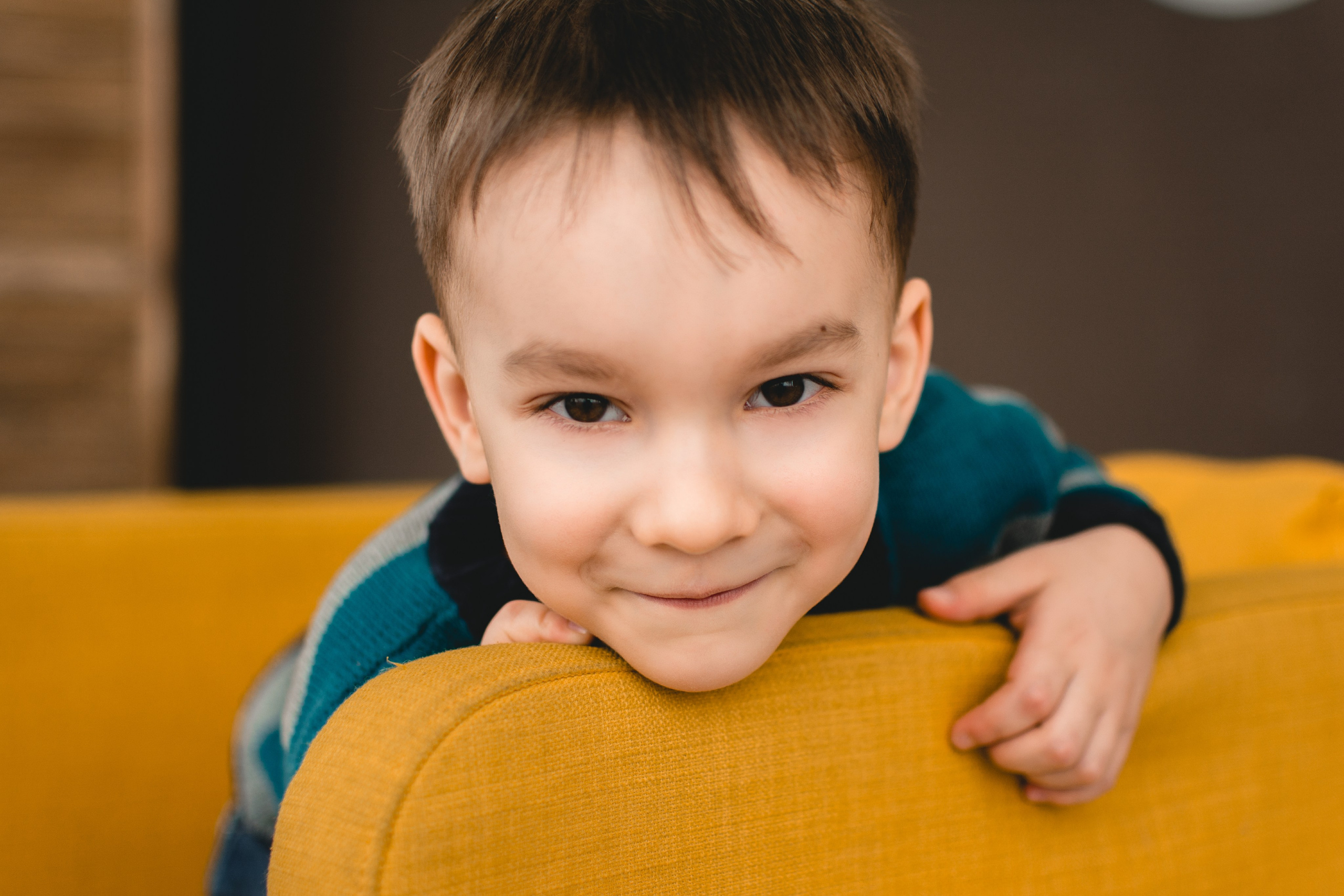 Гульназ с сыном. Портретный креативный творческий фотограф в Казани Михаил Бушенев