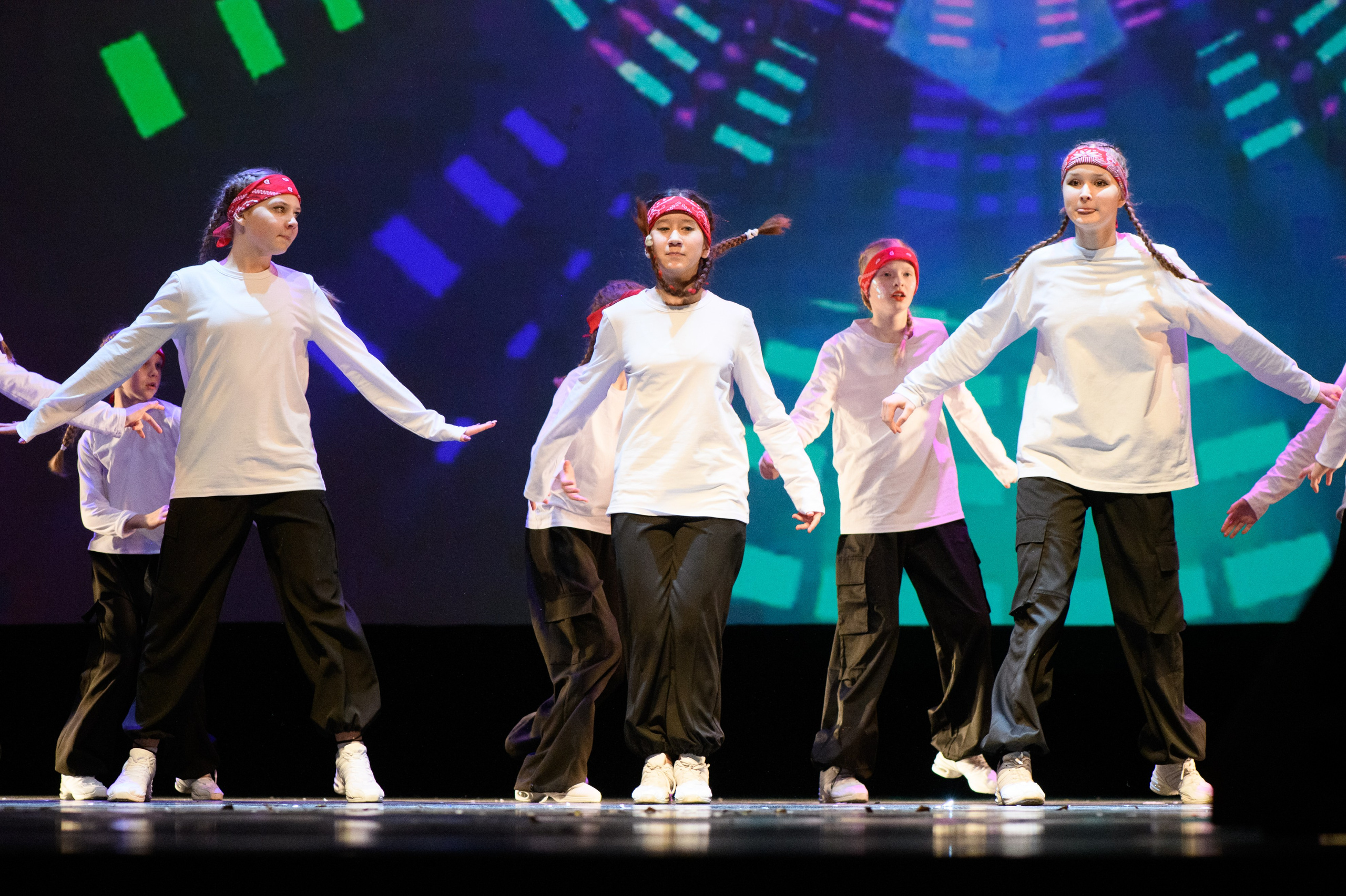 23 апреля, часть 2, БКЗ Октябрьский, г. Санкт-Петербург. Золотое яблочко