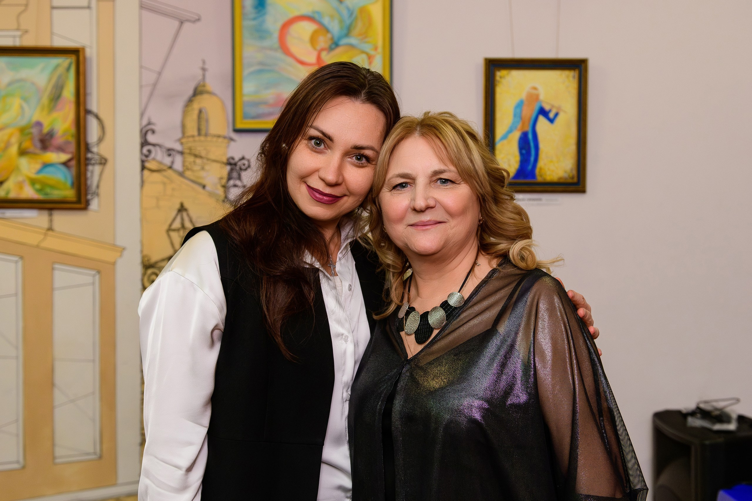 Выставка «Влюбленная в мир». Художница Татьяна Иванова-Гуляева. Фотограф Валерия Голубева (Миронова)