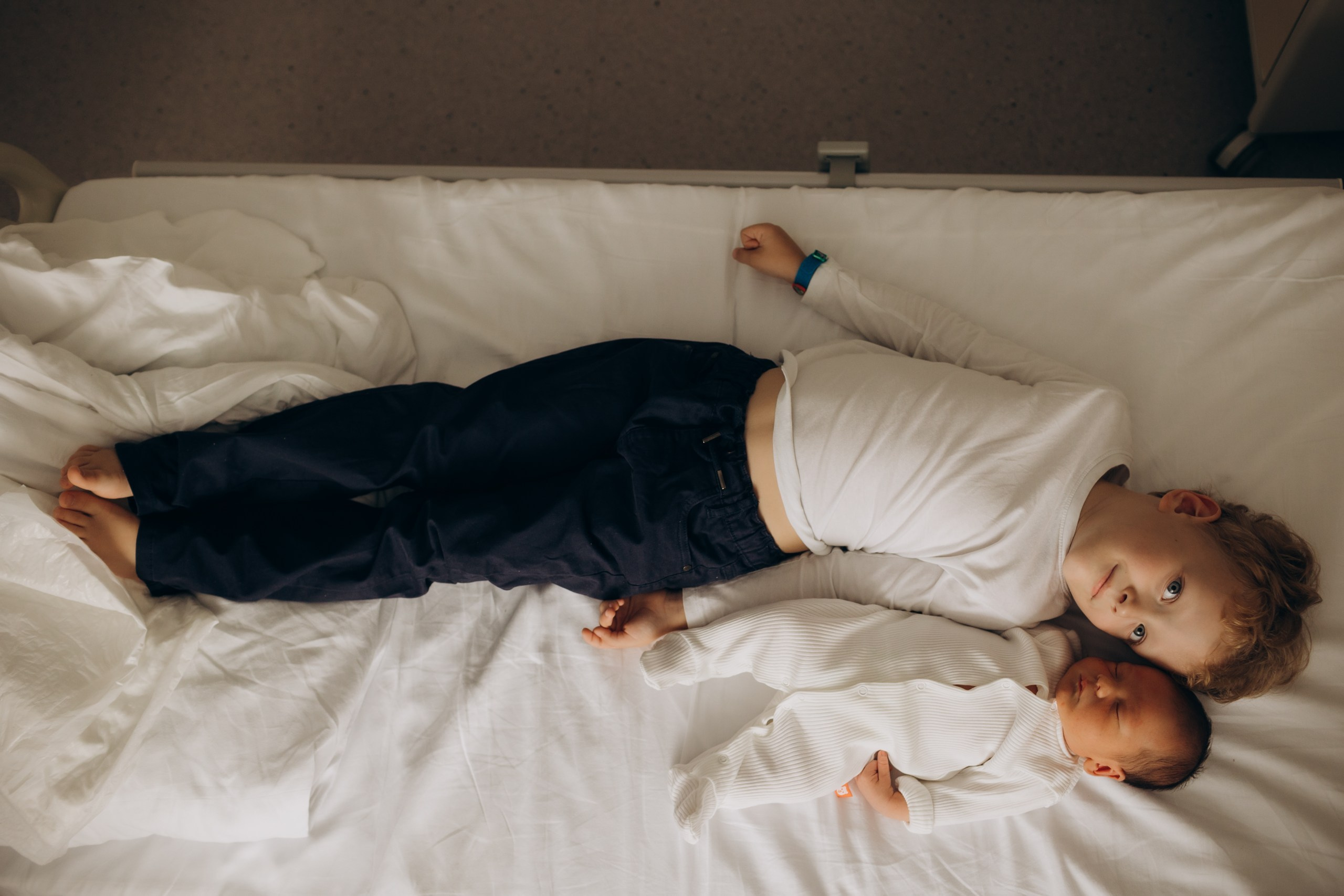 Младший брат. Выписка. Фотограф на роды в Санкт-Петербурге Екатерина Сысоева