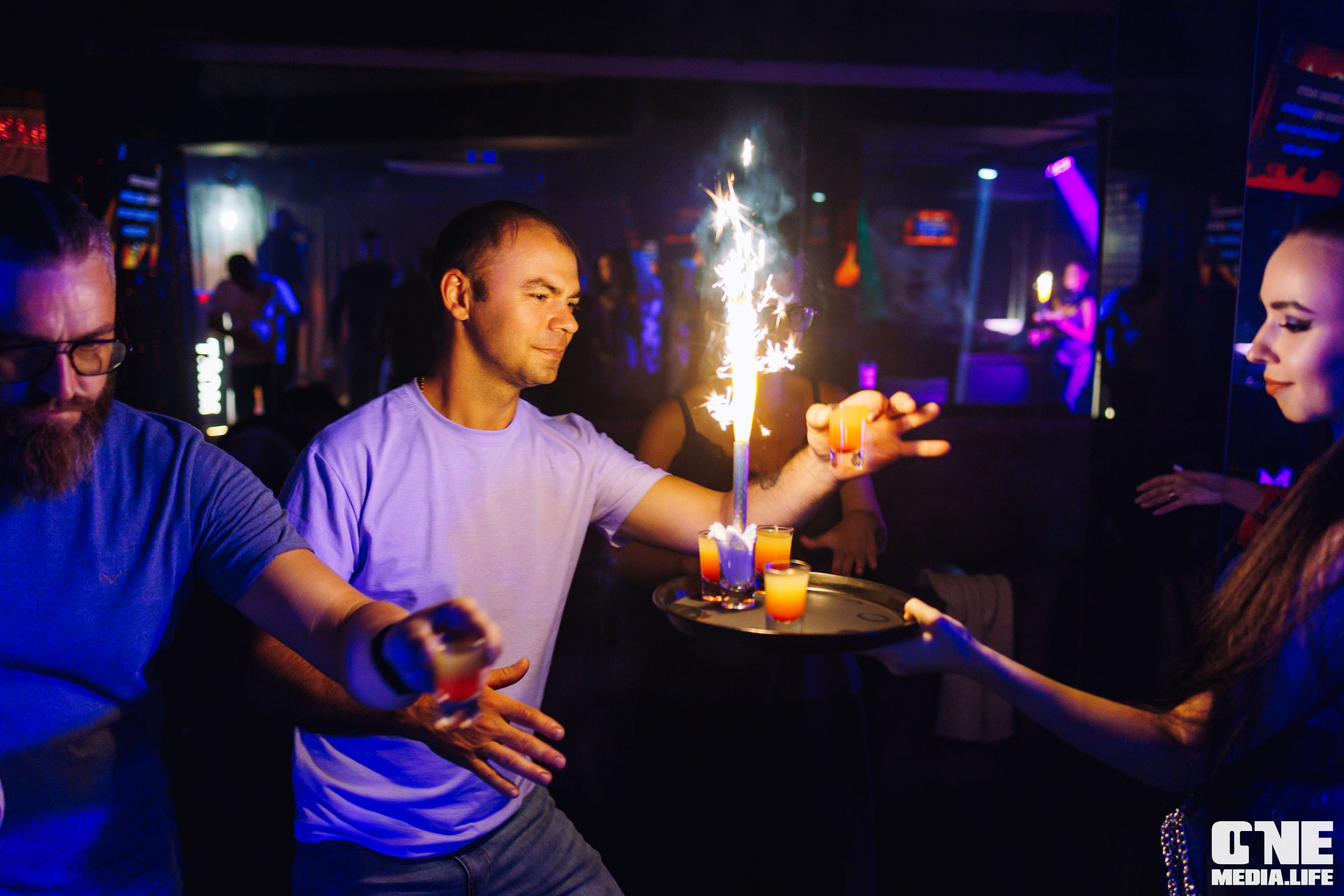 Фоторепортаж из караоке-клуба Эйфория. One Media Life: фоторепортажи, фотоотчеты с мероприятий и заведений