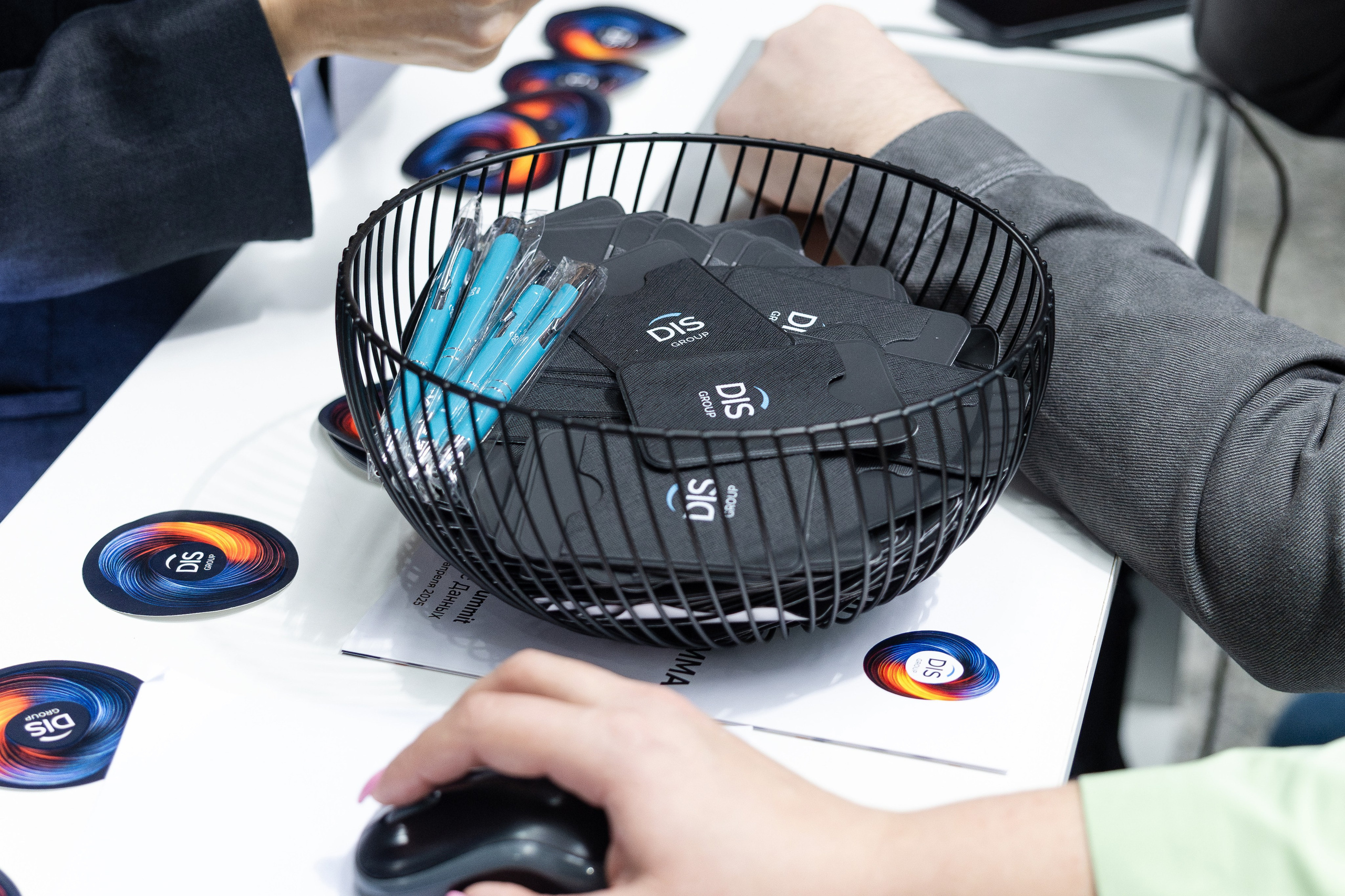 Data Summit 2025. Свадебный репортажный фотограф в Москве