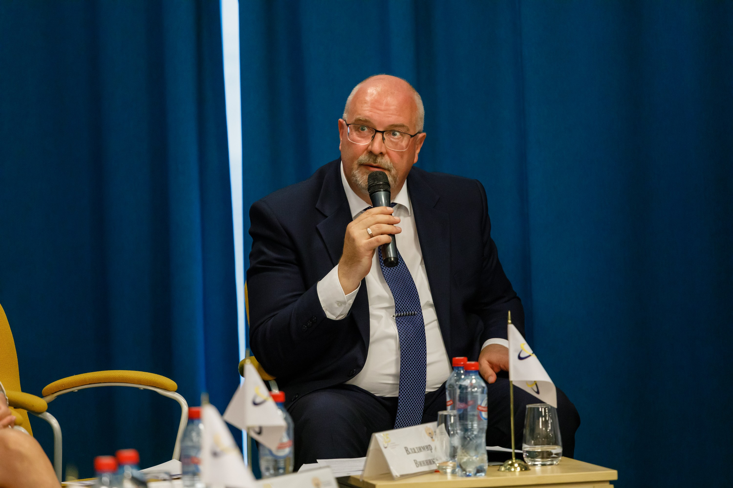 Конференция. COSMOS. Свадебный фотограф в Ярославле Анастасия Архипова