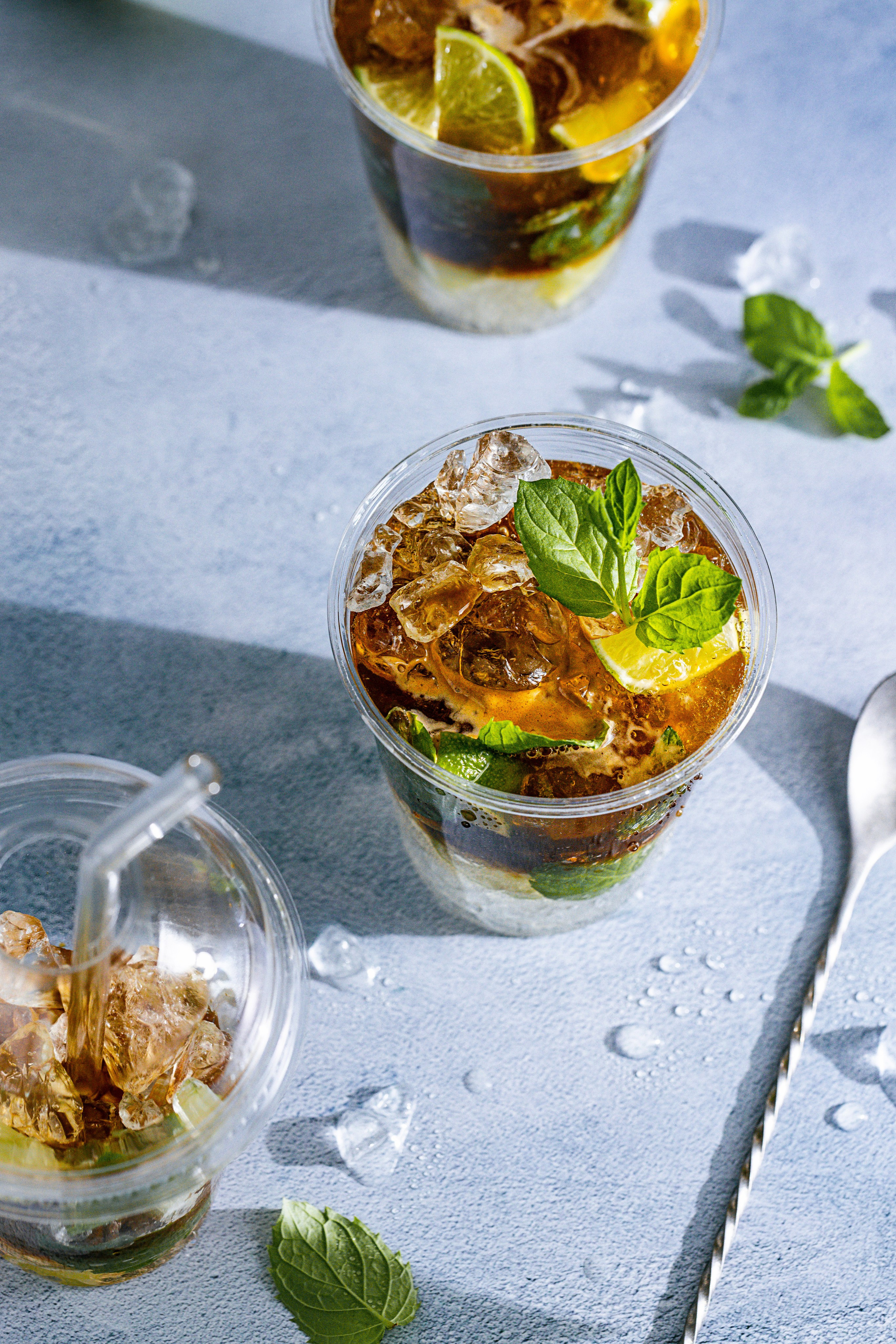 Drinks on ice to go. Foodie Stories (гастрономические истории) рекламная фуд-фотосъёмка, Москва