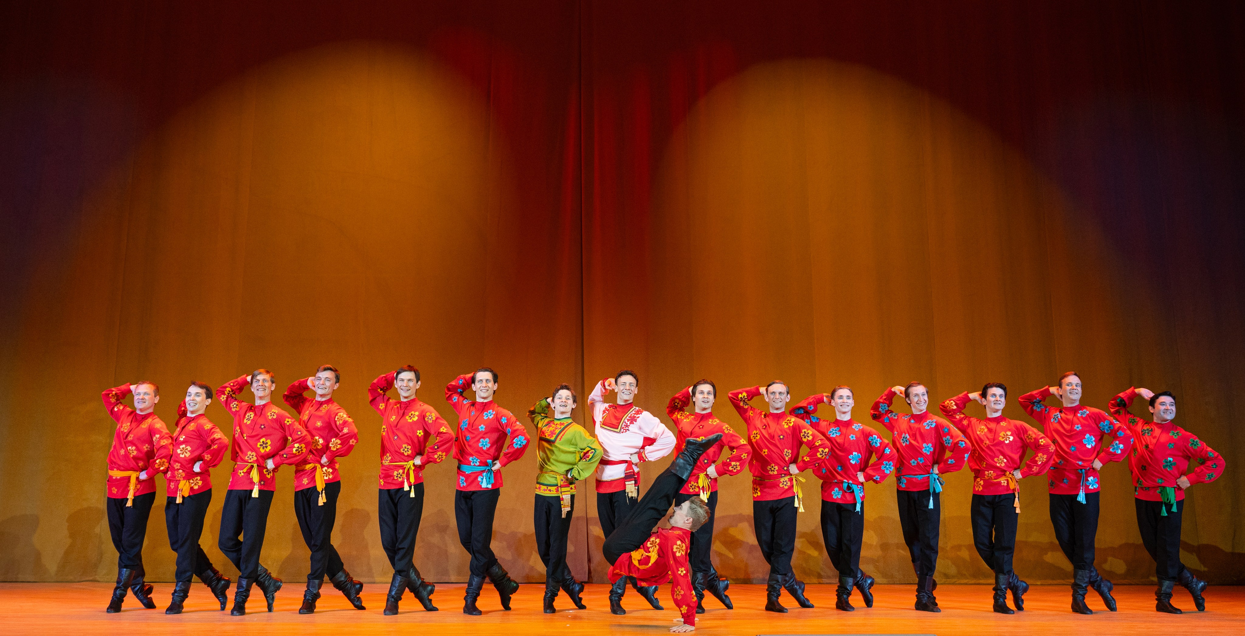 Ансамбль «Берёзка» им. Н. С. Надеждиной. Фотограф Николай Костюк