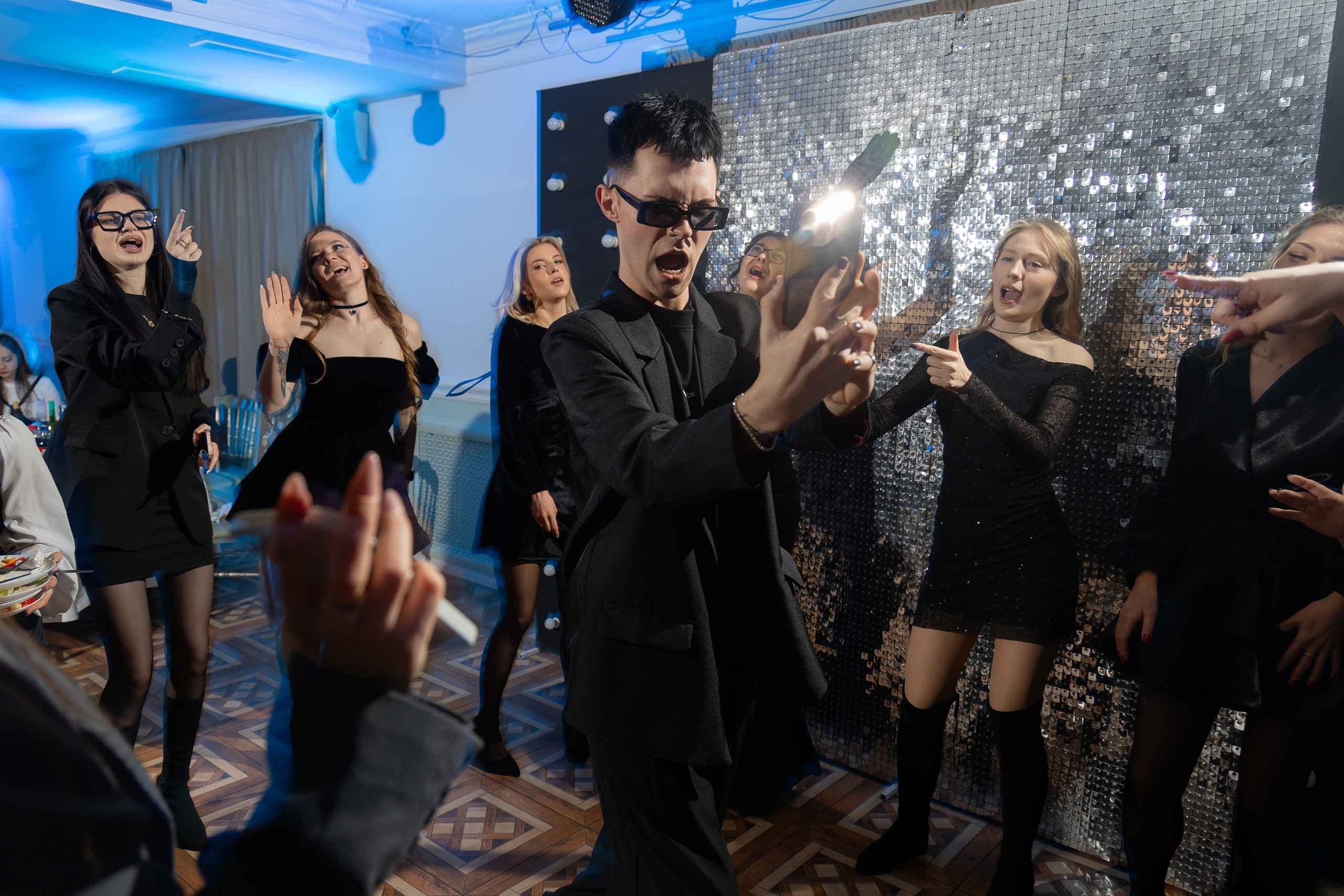 Корпоративная фотосъемка для кафе GARAGE | Новый год 2025 | Минск. Свадебный фотограф в Минске/Беларуси Сергей Спиридонов