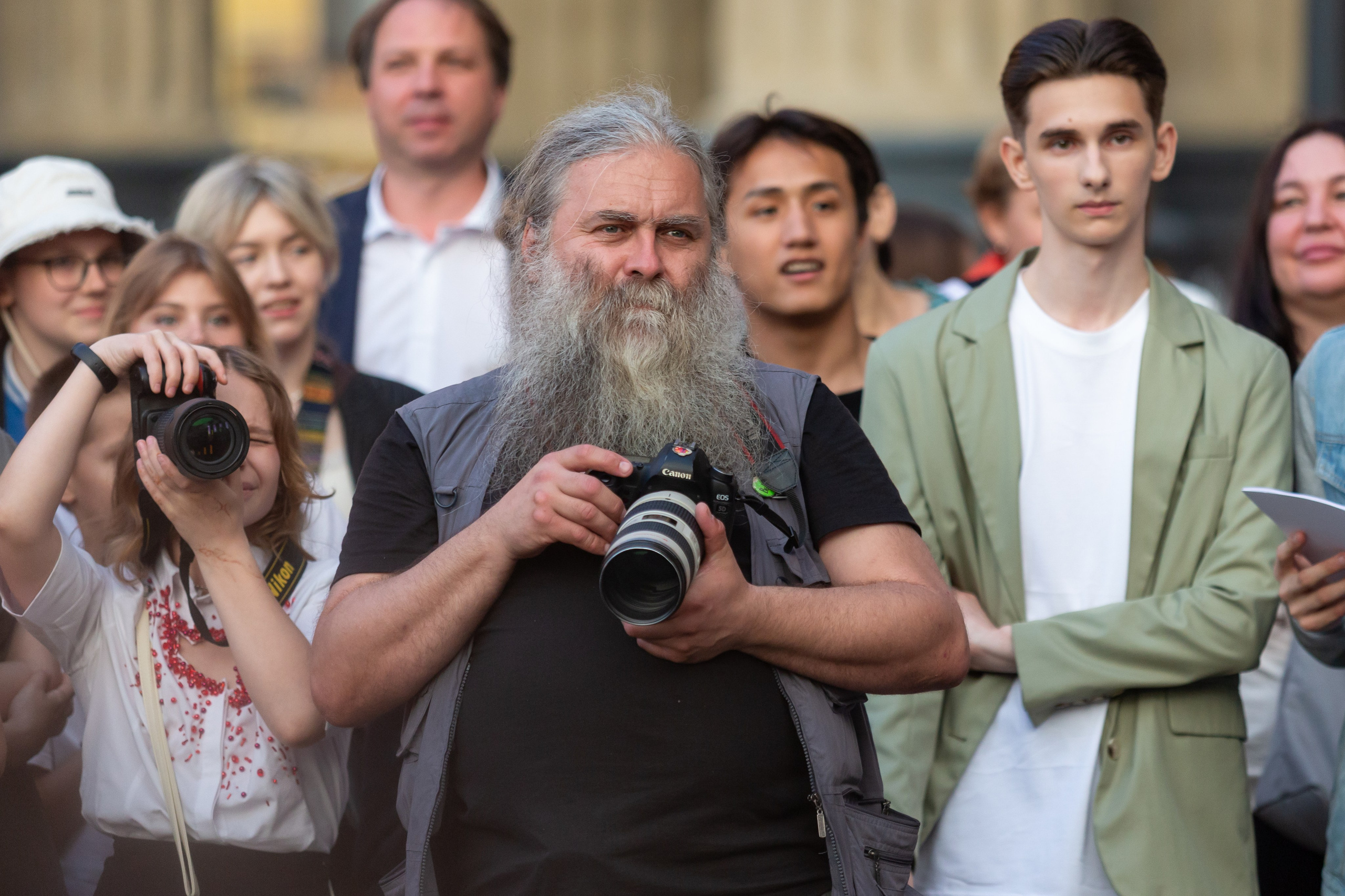 02.06.2024 Выпускники хорового училища им. М. И. Глинки у Казанского собора. Семейный и детский фотограф в Санкт-Петербурге Пуликов Дмитрий