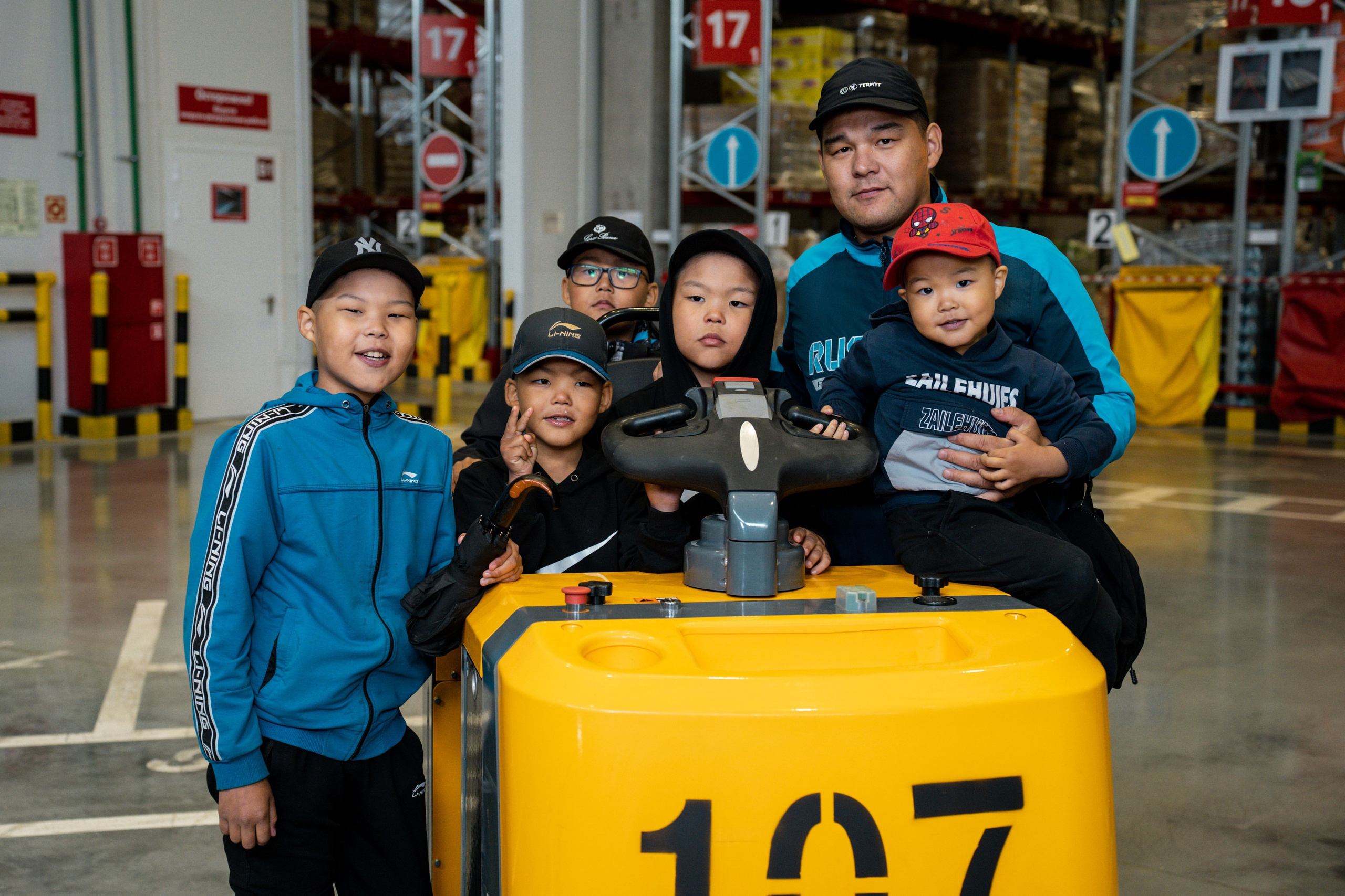 День детей в Пятерочке. Видеограф и Фотограф в Челябинске Ксения и Владимир Рюмины