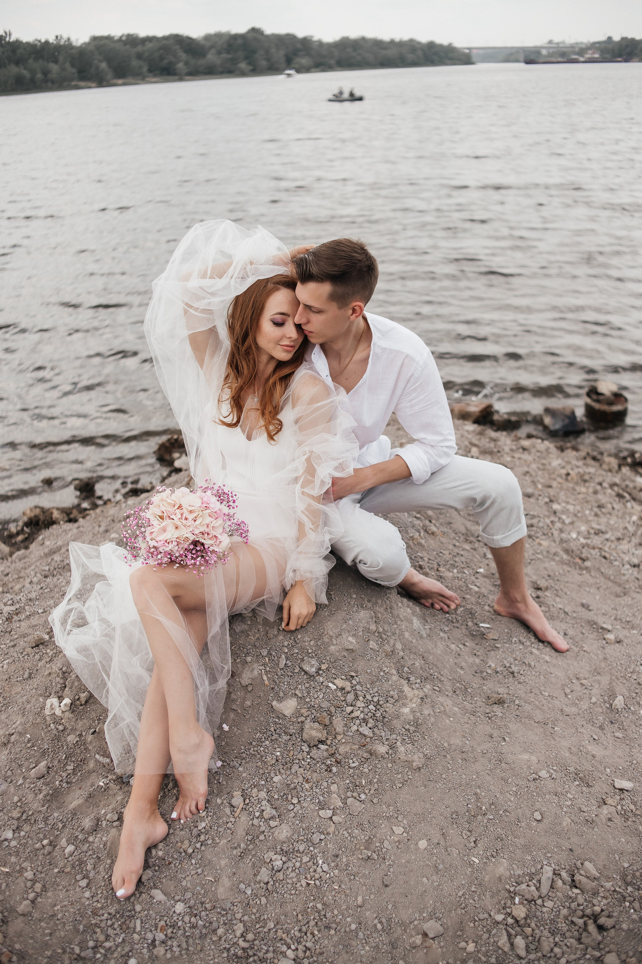 Не классическая на берегу. Креативный и женский Фотограф Омске Наталья Лебедева