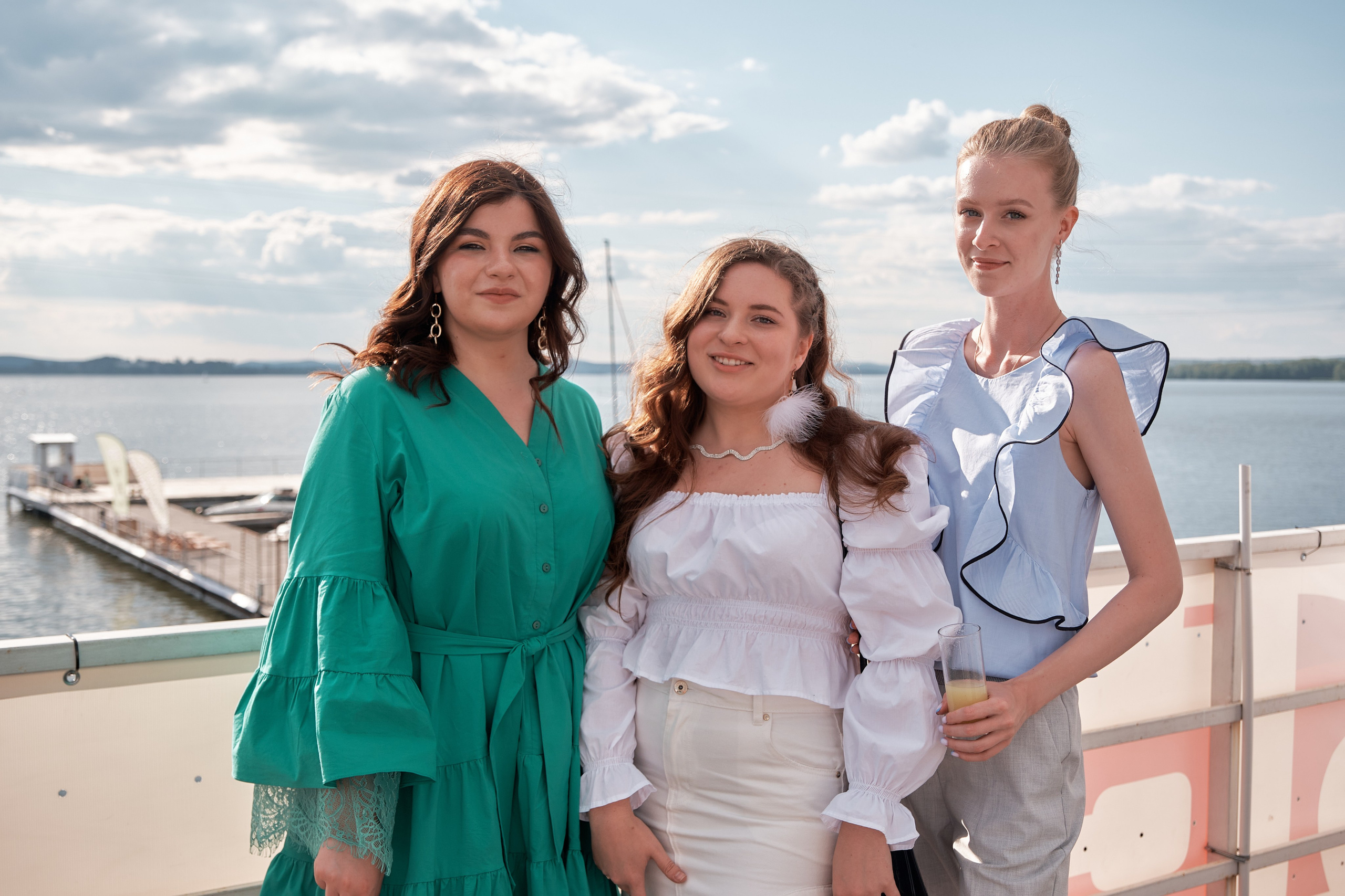 Яхта парус. Свадьба. Свадебный и портретный фотограф в Екатеринбурге Александр Блюденов