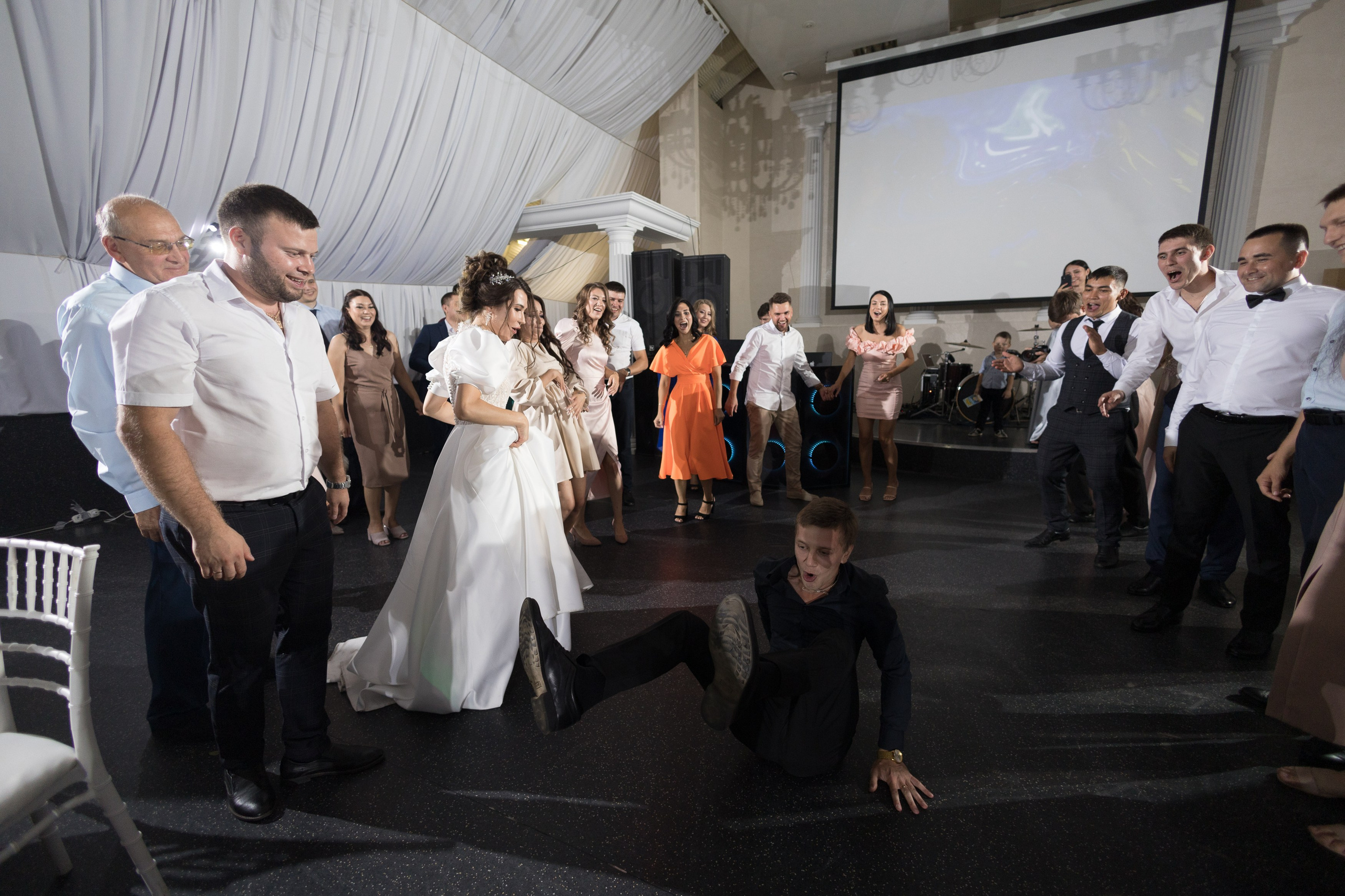 Свадебный фотограф Уфа — Руслан ГабдлисламовЖивые эмоции, красивые кадры, воспоминания на всю жизнь.Работаю по всей Республике Башкортоста. Свадебный фотограф Уфа Руслан Габдлисламов