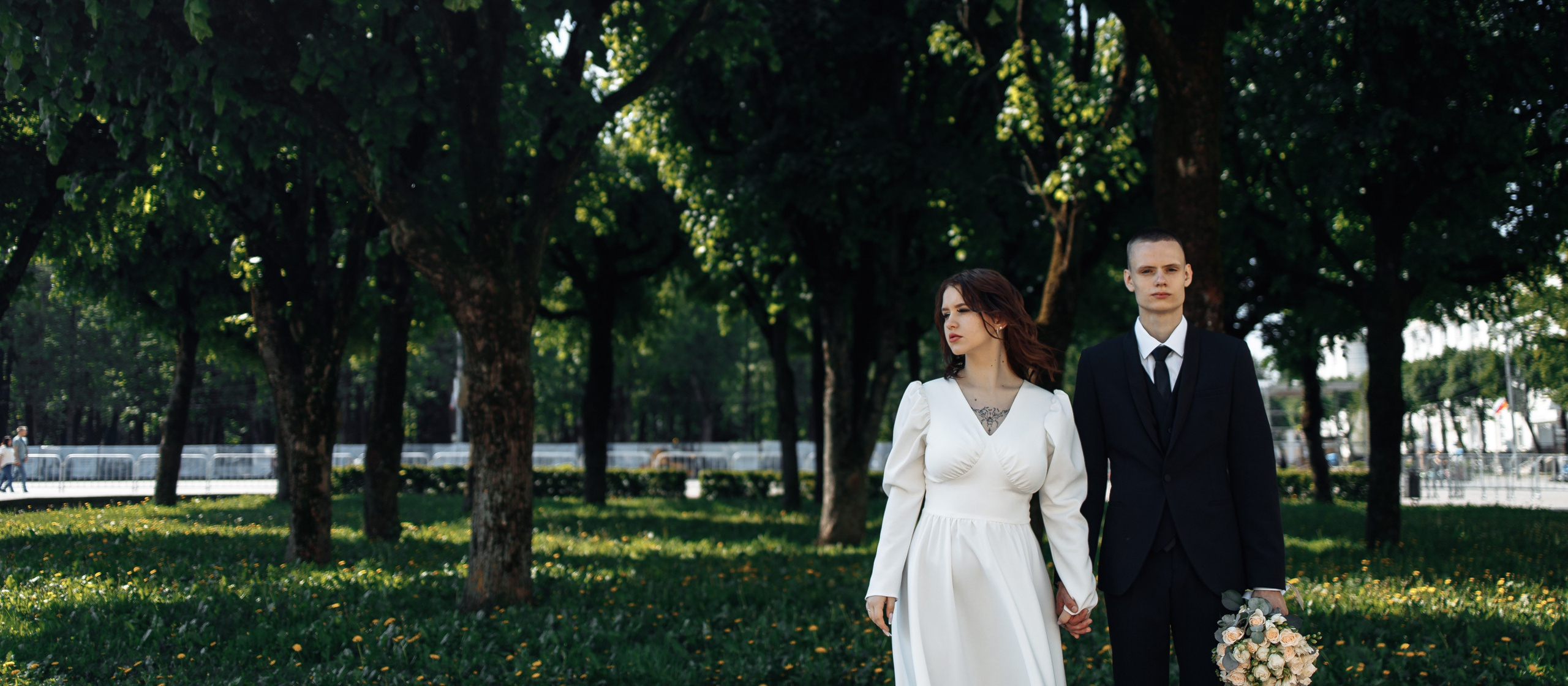 Свадебная прогулка в Смоленске. Свадебный фотограф Вашкевич Денис