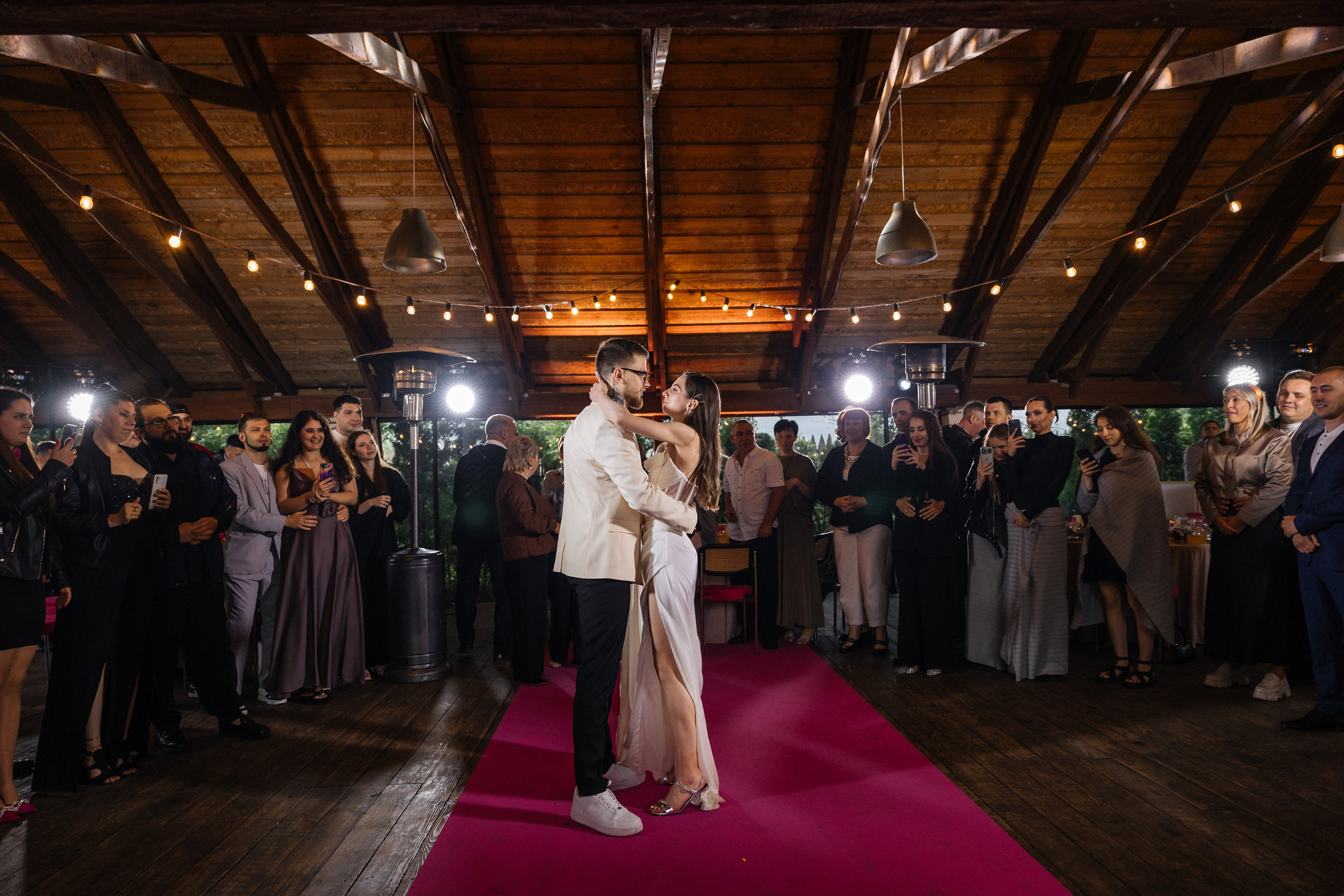 Свадебная съемка в Москве — Профессиональный свадебный фотограф для вашей свадьбы, фото и видео услуги. Фотограф Аделина Raw