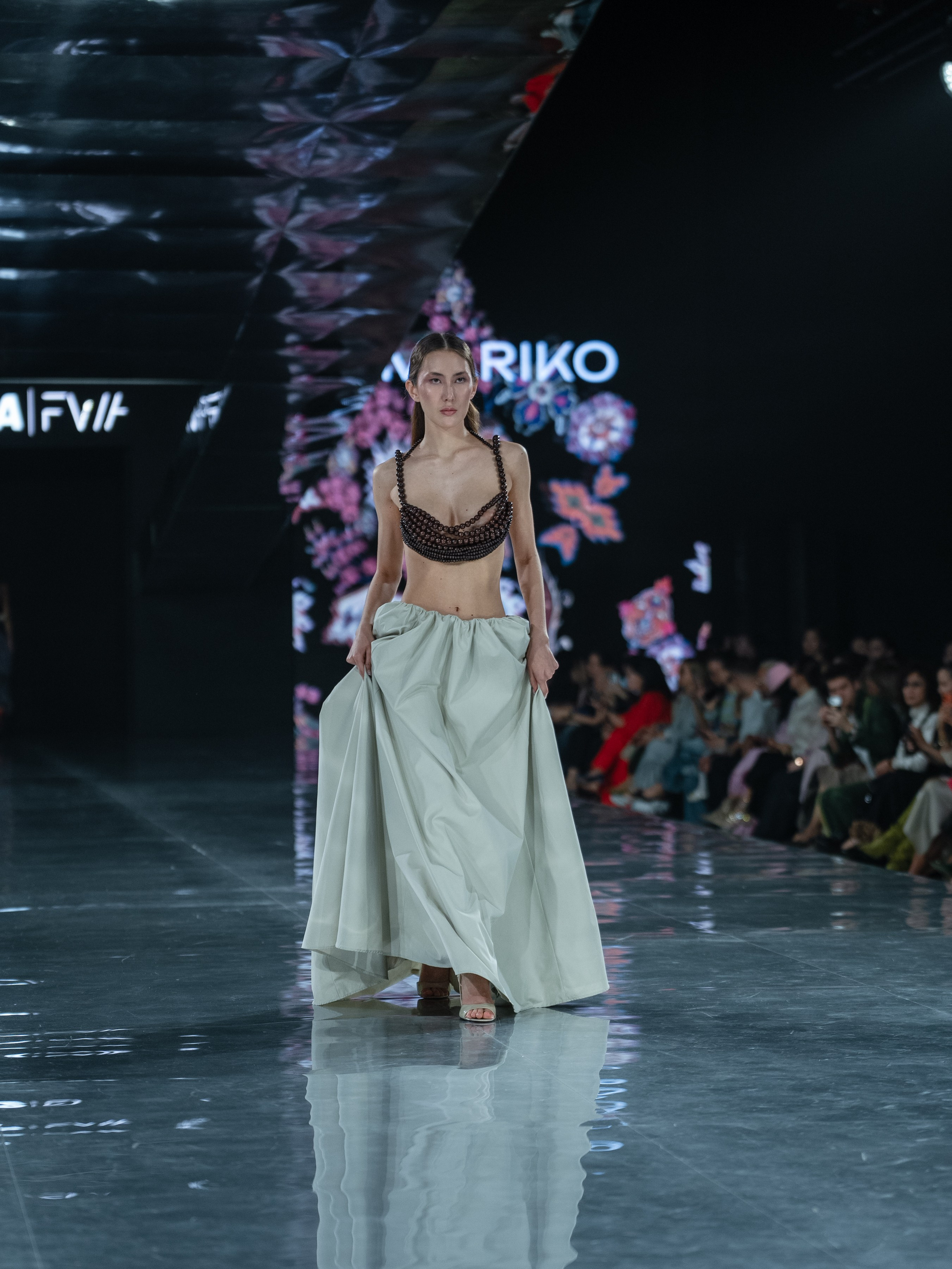 Visa Fashion Week Pre-Fall Mariko. Сайт Алматинского НЮ АРТ, будуар и фэшн фотографа Дениса Карпенко