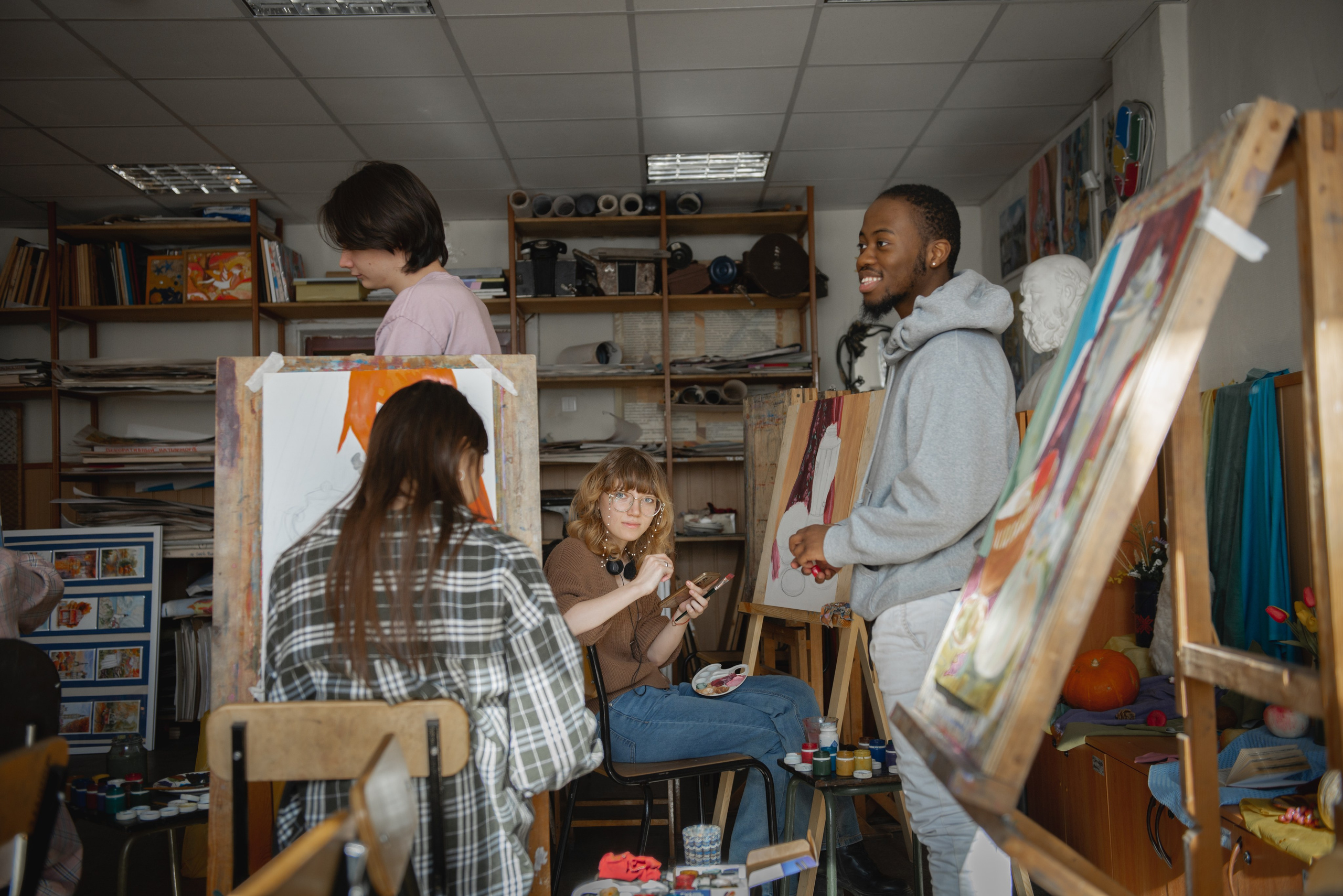 В мастерской. Фотограф Алёна Липатова. Репортаж. Портрет. Москва