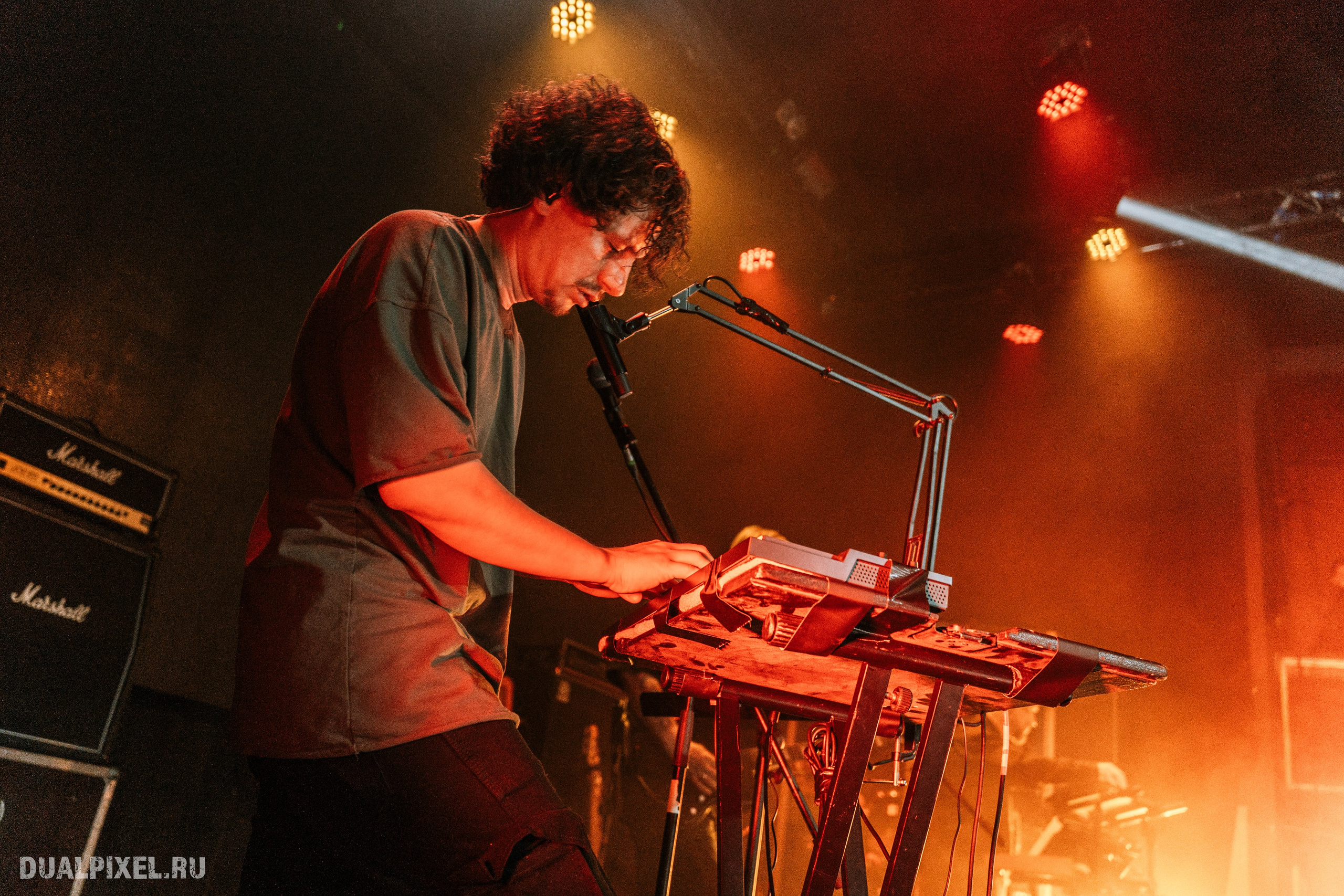 DenDerty концерт в Москве 30.03.2025. Магия музыки в кадре: Концертная Фотография