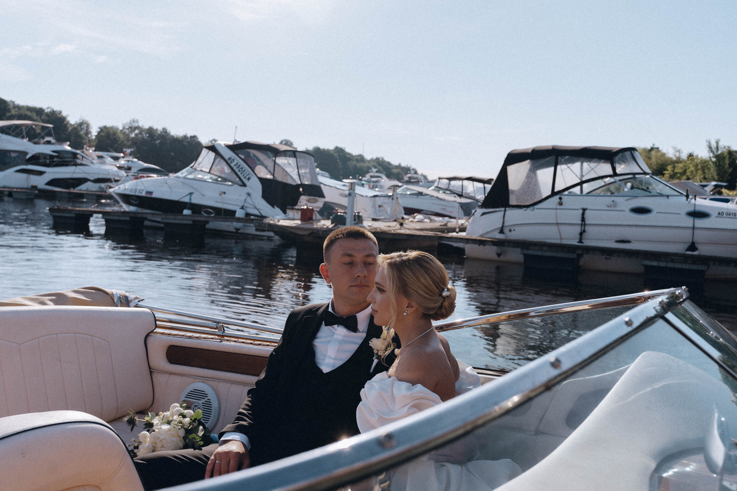 СВАДЕНБНАЯ СЬЕМКА НА КАТЕРЕ ПО КАНАЛАМ САНКТ-ПЕТЕРБУРГА И В АКВАТОРИИ НЕВЫ. Профессиональный фотограф, Санкт-Петербург — Виктория Богомолова