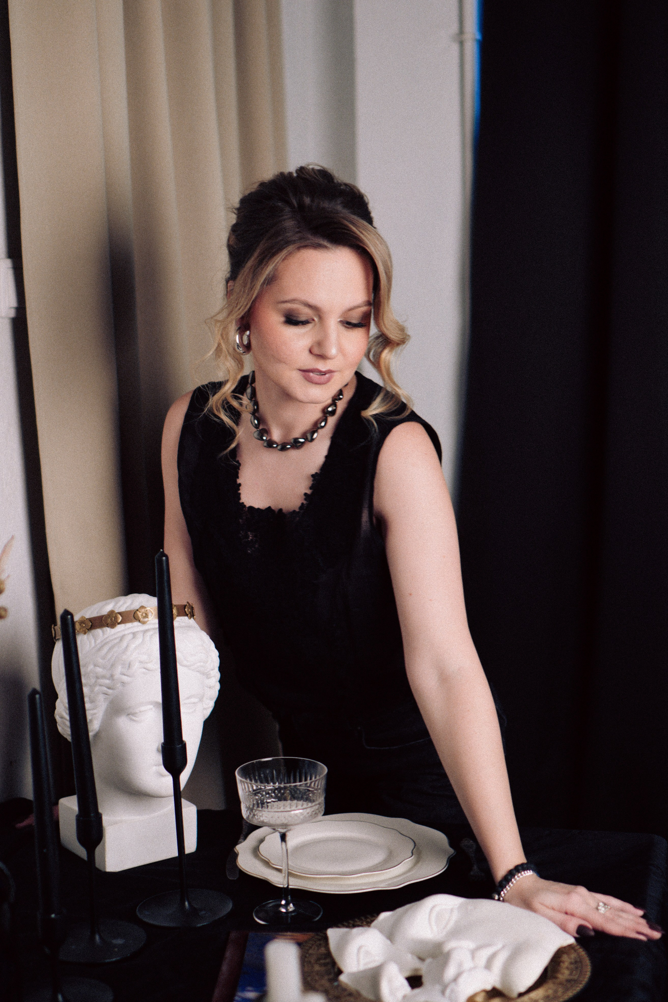 НОВОГОДНЯЯ ФОТОСЕСИИЯ В СТУДИИ ДЛЯ ДЕВУШКИ И ПРОГУЛКА ПО ЧЕРНЫШЕВСКОЙ. Профессиональный фотограф, Санкт-Петербург — Виктория Богомолова