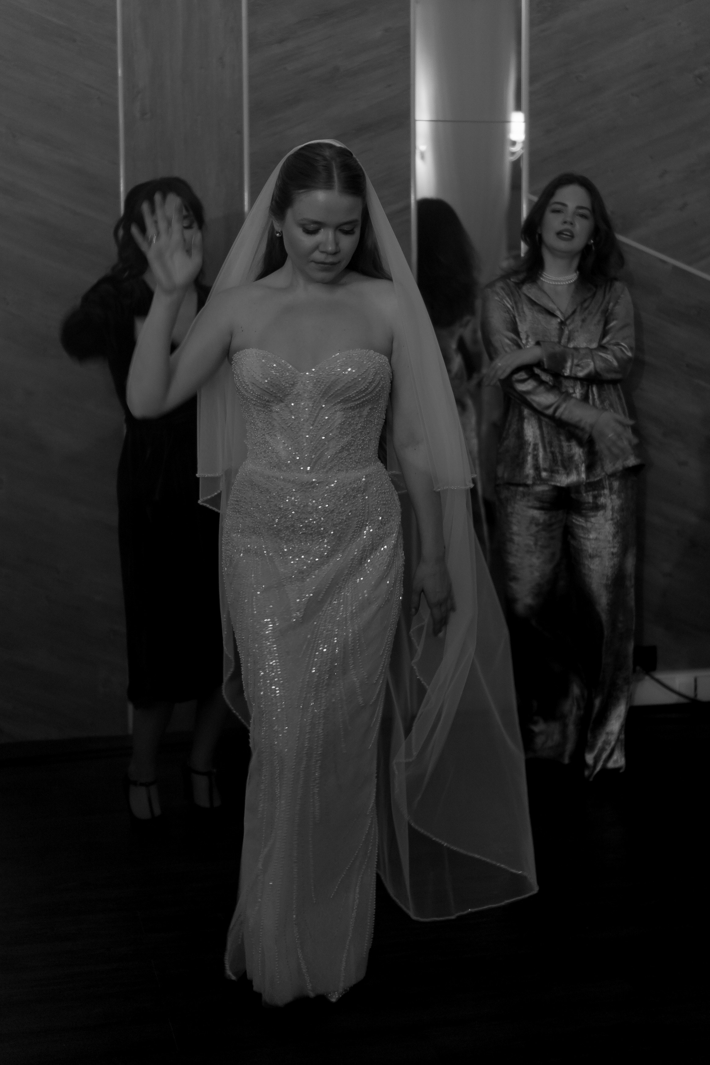 СВАДЕБНАЯ СЬЕМКА СБОРОВ В ОТЕЛЕ И ВЫЕЗД НА ЦЕРЕМОНИЮ (СНЯТО В СИБИРЕ В НИЖНЕВАРТОВСКЕ). Профессиональный фотограф, Санкт-Петербург — Виктория Богомолова