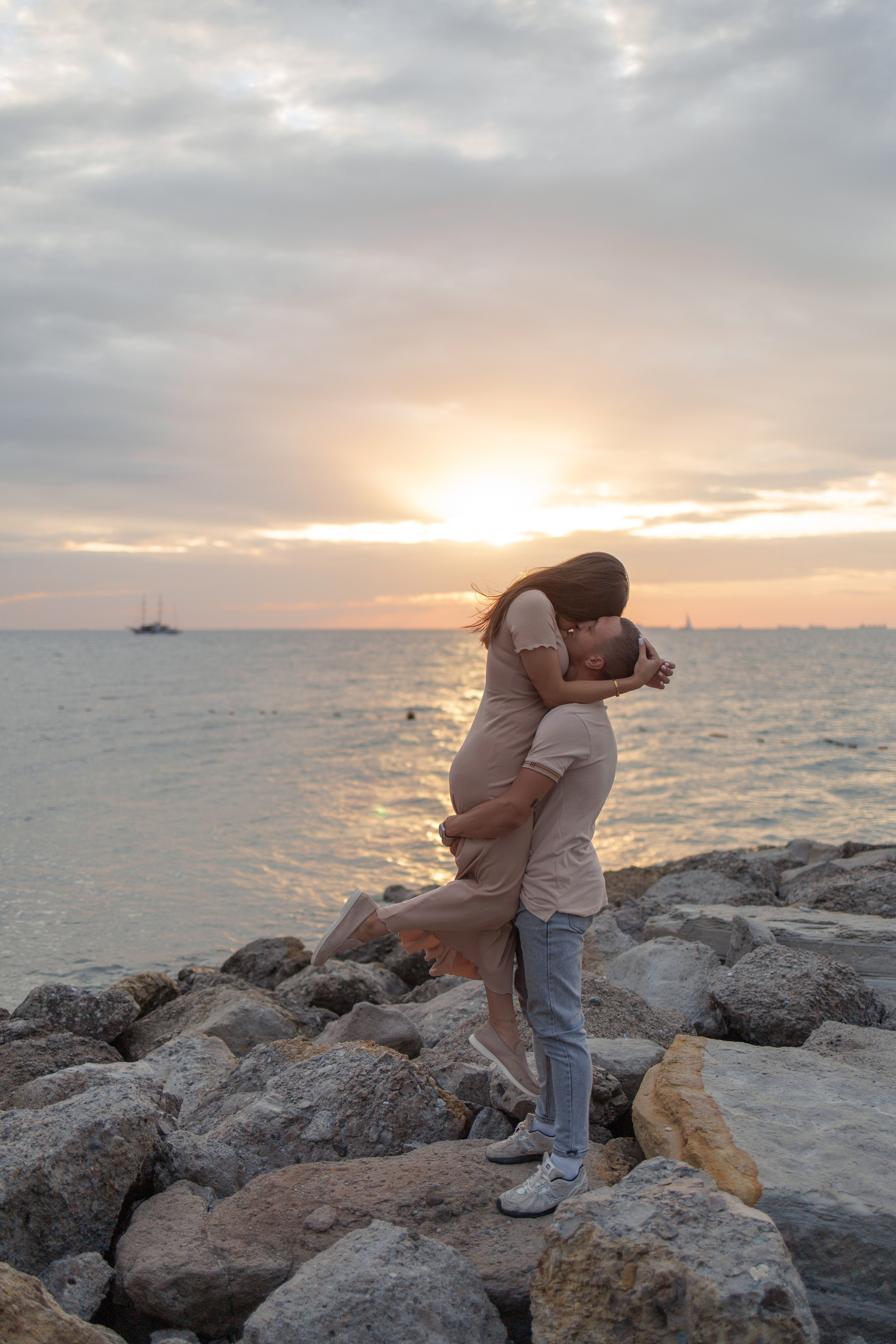 Лавстори пляж Метрополь. Семейный и портретный фотограф в Геленджике Любовь Бодрова