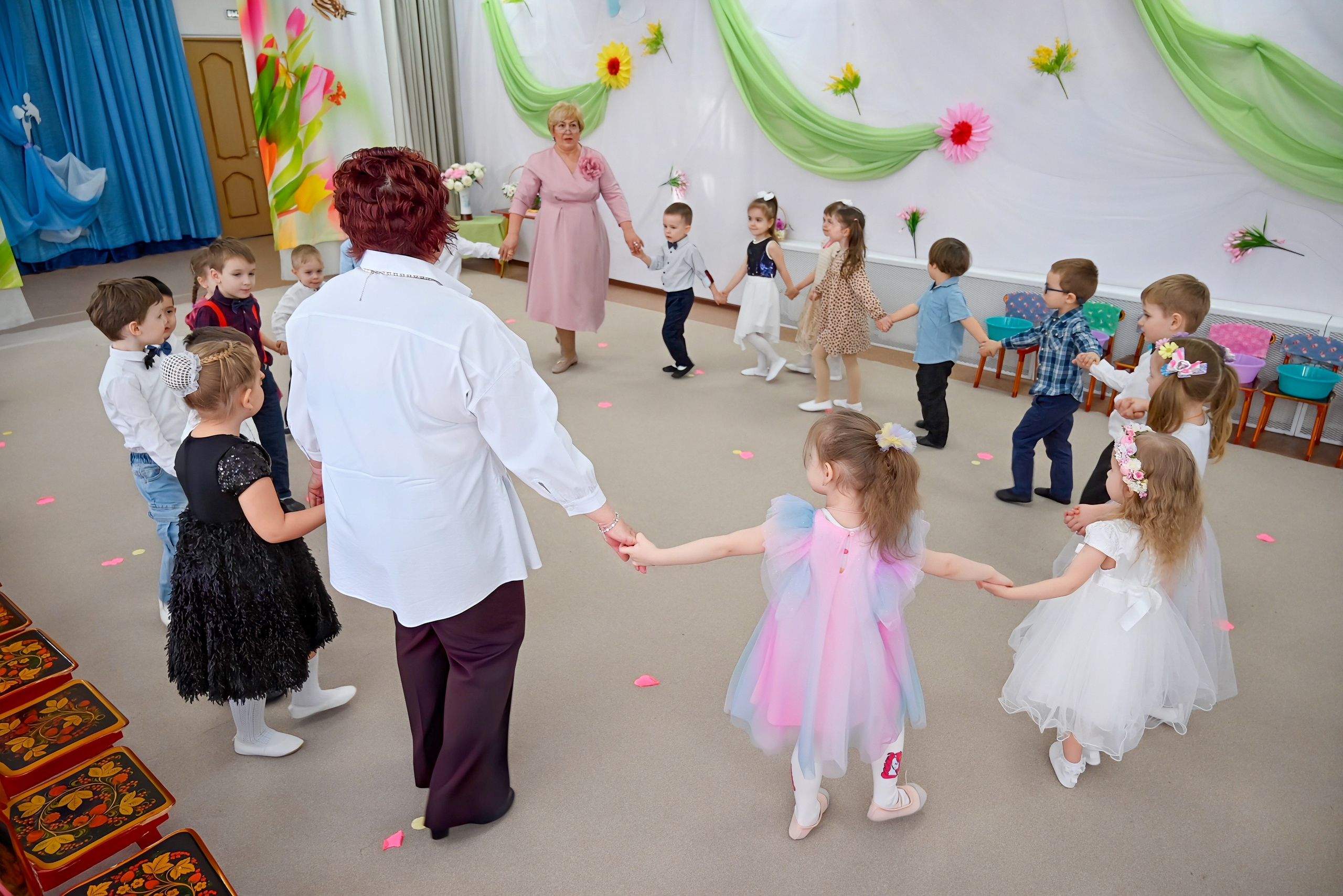Праздник в группе «Дружная семейка». Семейный и детский фотограф Москва