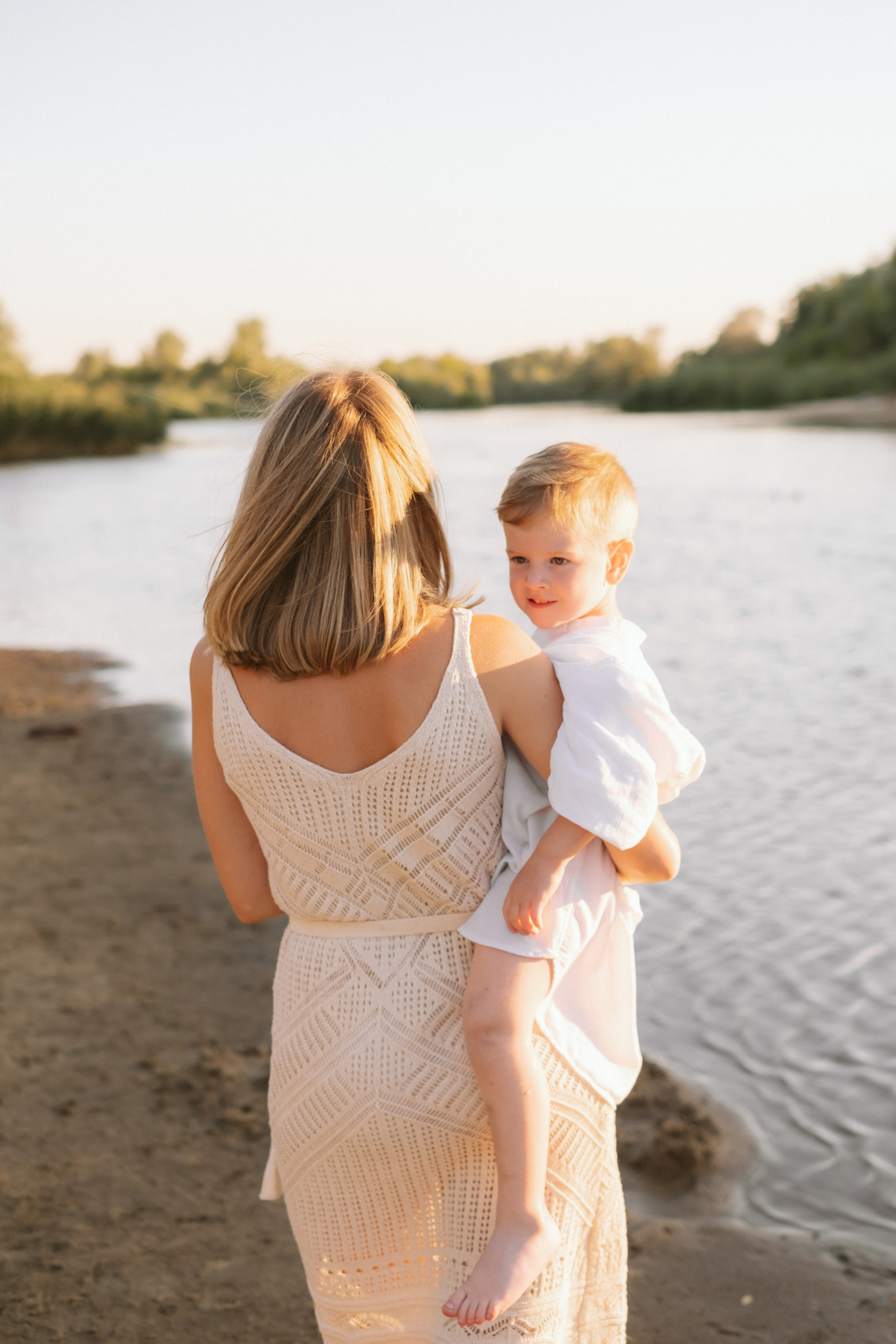 Аня и Дима на речке. Антонина Мезинова фотограф Михайловка и Волгоград