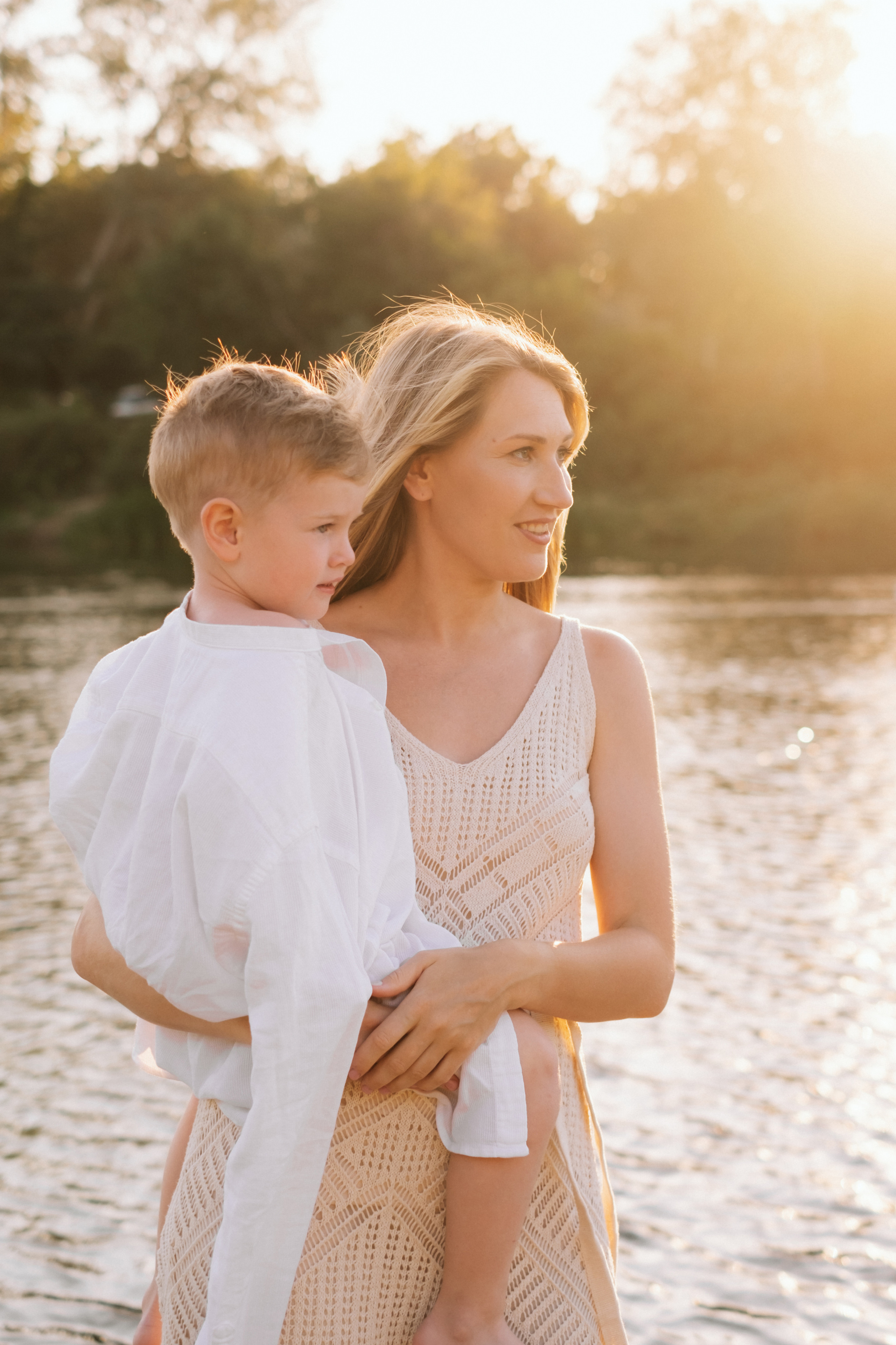 Аня и Дима на речке. Антонина Мезинова фотограф Михайловка и Волгоград