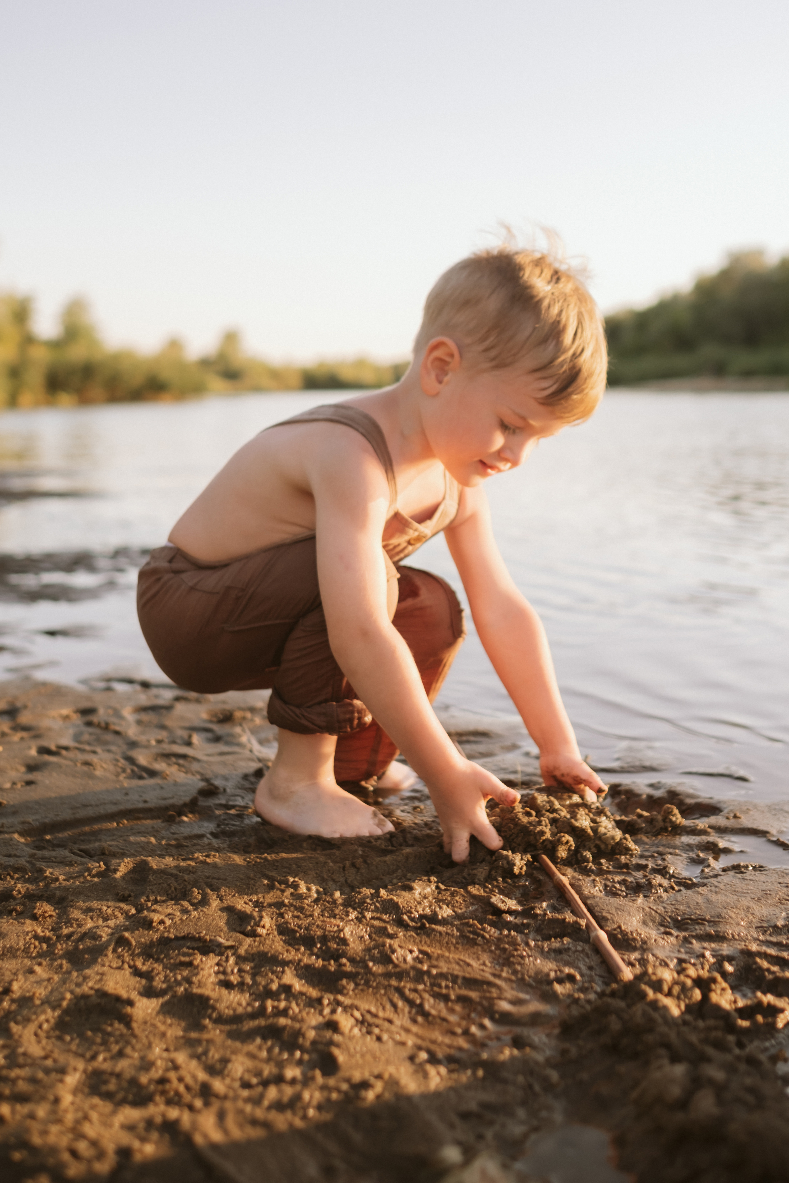 Аня и Дима на речке. Антонина Мезинова фотограф Михайловка и Волгоград