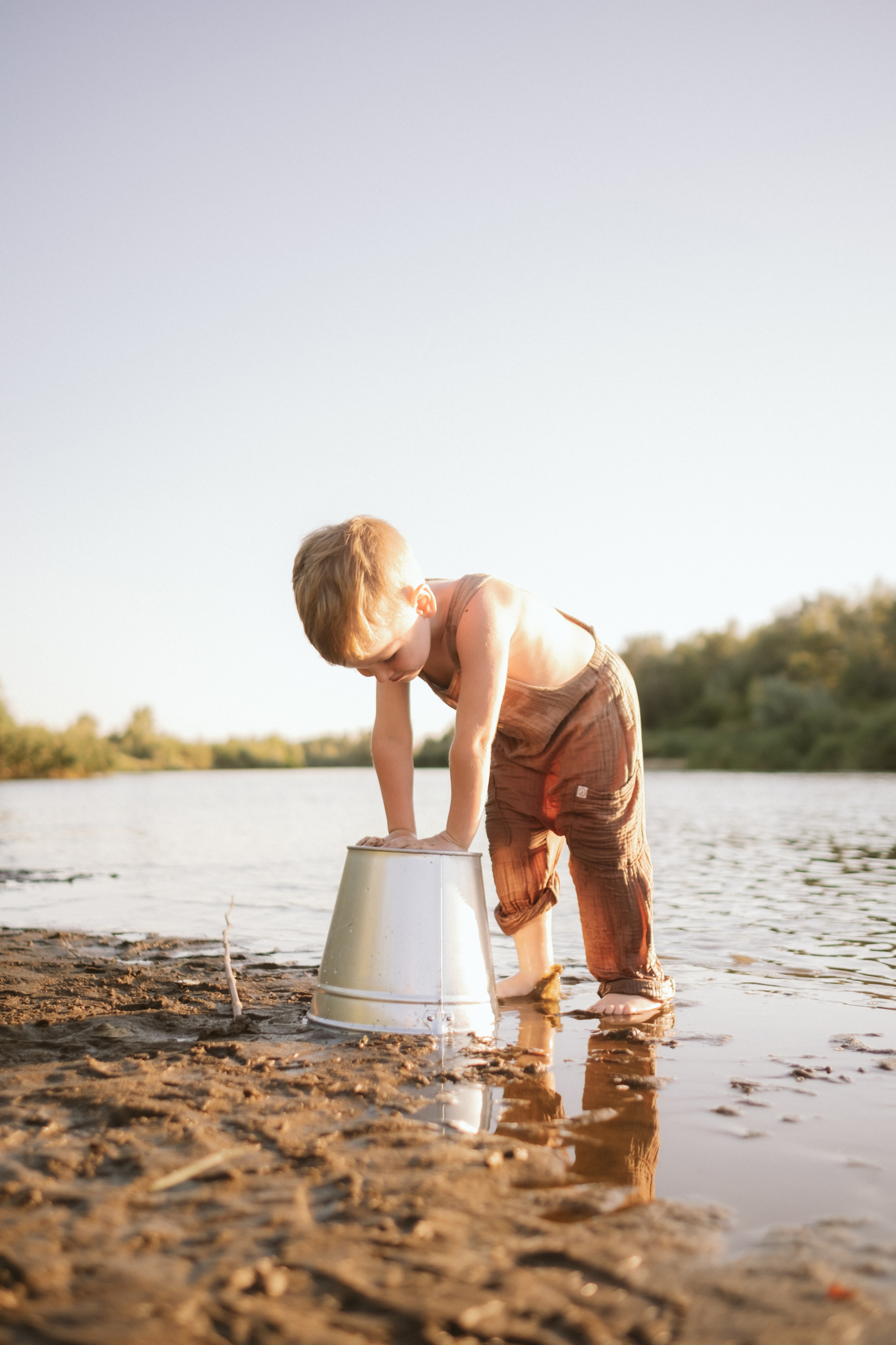 Аня и Дима на речке. Антонина Мезинова фотограф Михайловка и Волгоград