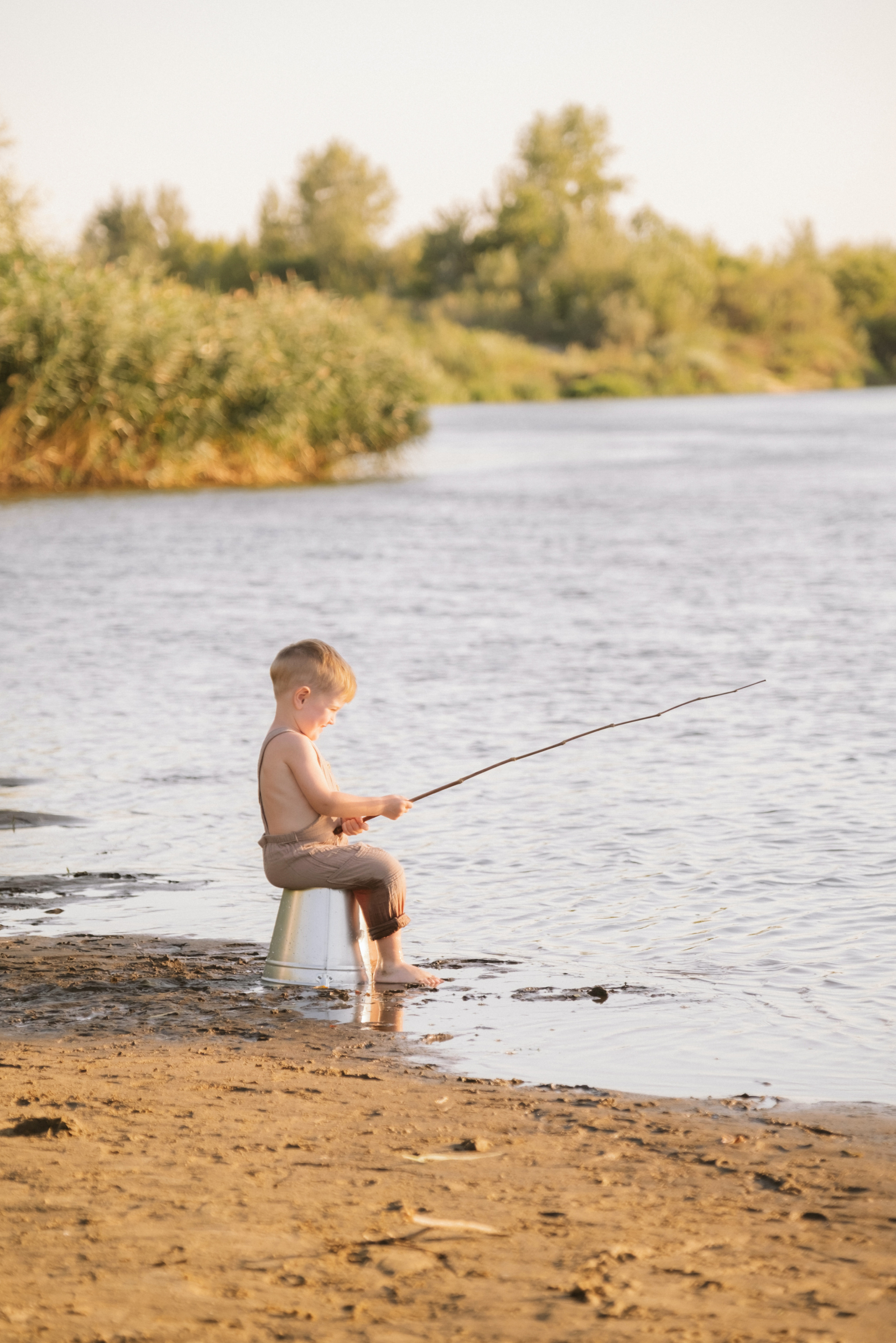 Аня и Дима на речке. Антонина Мезинова фотограф Михайловка и Волгоград