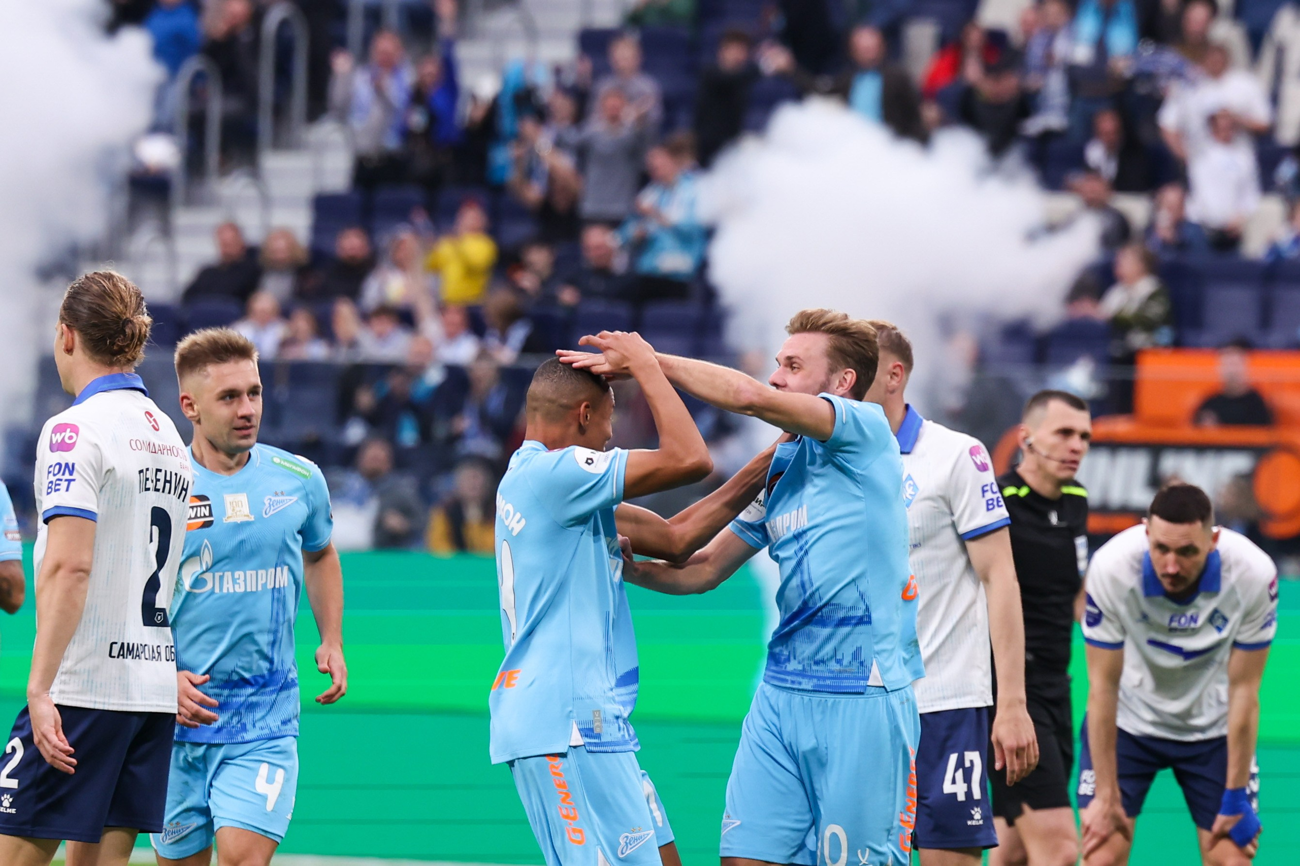 ФК «Зенит» — ФК «Крылья советов». Спортивный и репортажный фотограф Антон Тереханов