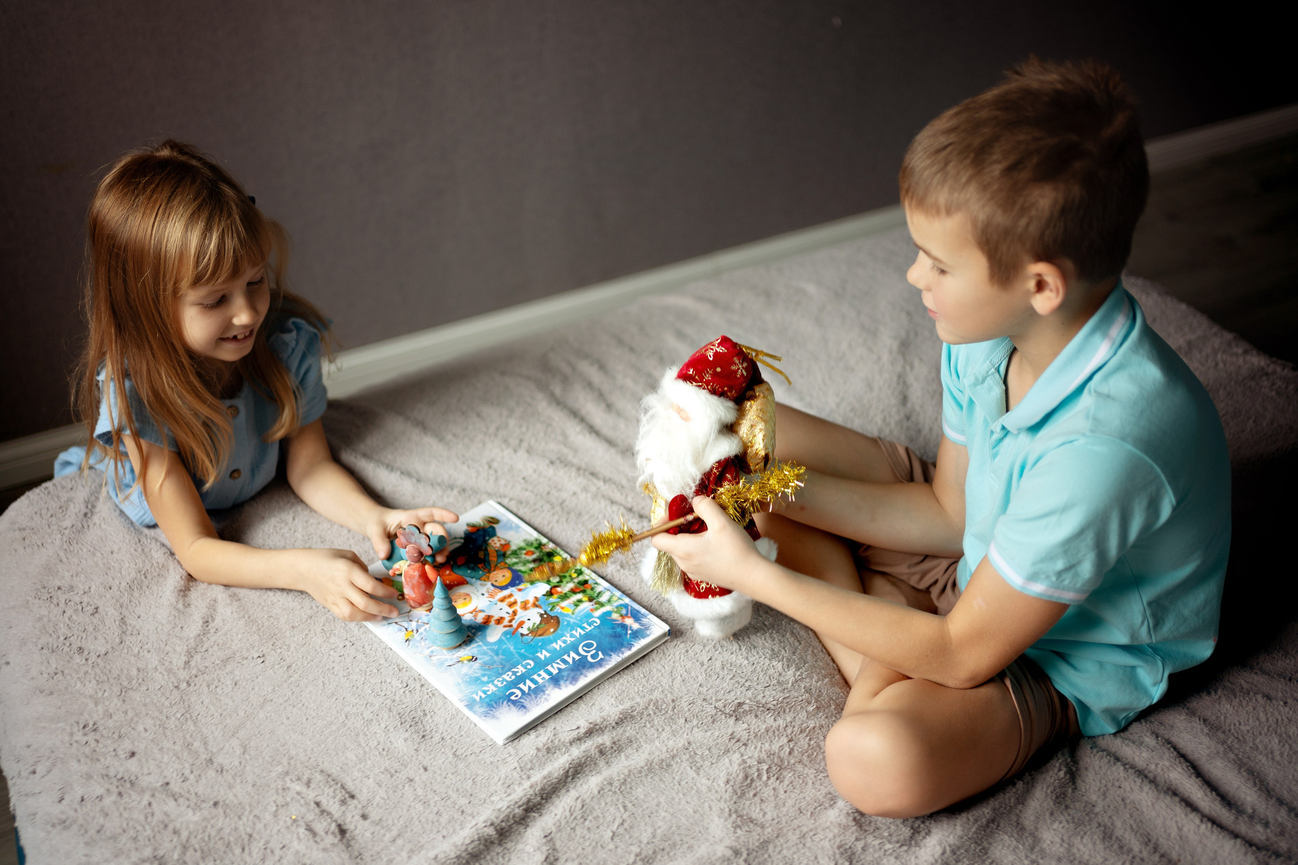 Новогодняя домашняя фотосессия (комната в квартире 14 кв.м). Семейный и детский фотограф в Москве Екатерина Офицерова