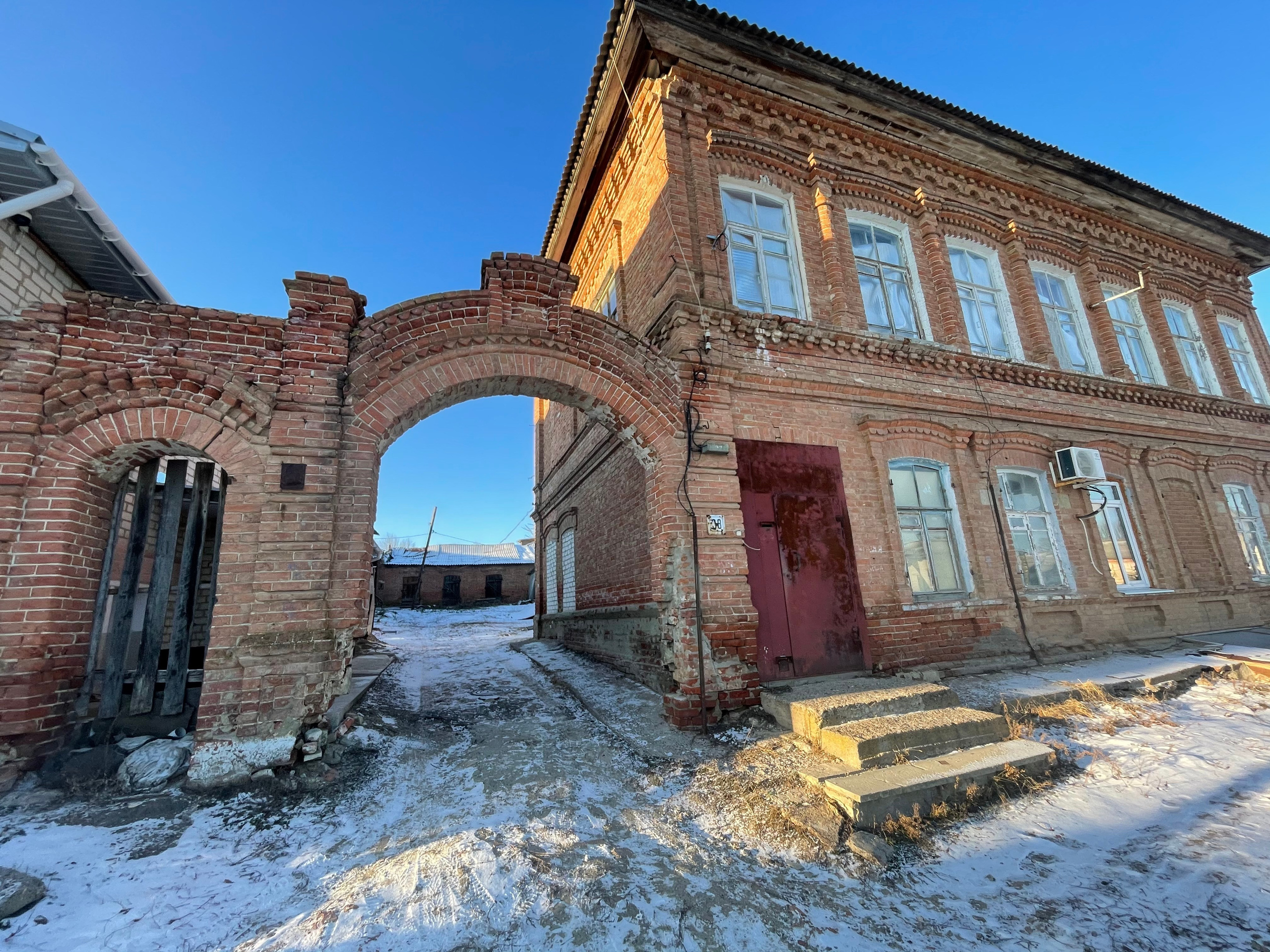 20 036 Здание красный кирпич. ВИЗУАЛЬНЫЕ И ЗВУКОВЫЕ РЕШЕНИЯ ДЛЯ БИЗНЕСА И СЪЁМОК ТЕЛЕТЕЛА