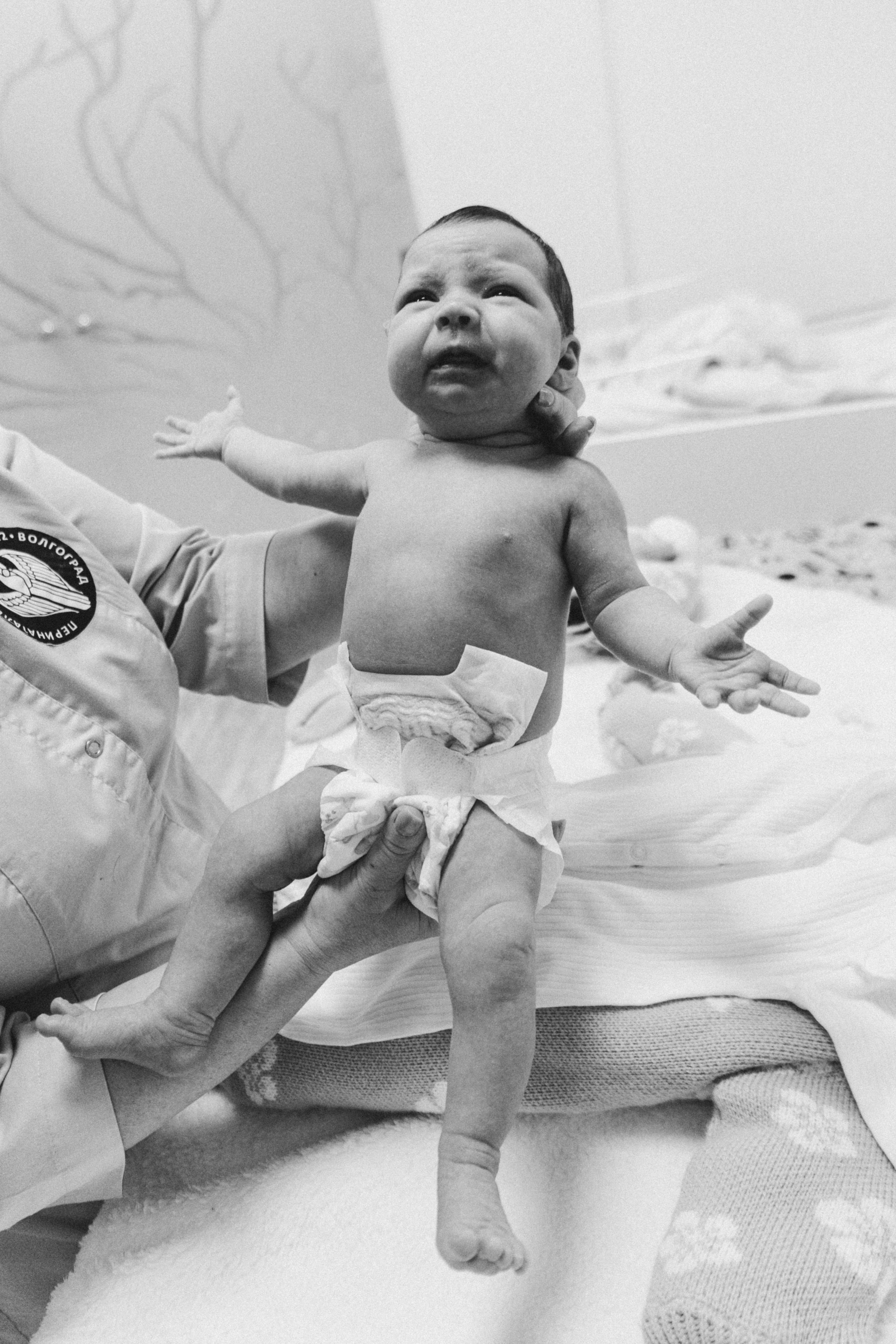 Выписка Алины и Евы из перинатального центра № 2. Семейный фотограф Софи Симакова в Волгограде и Волжском