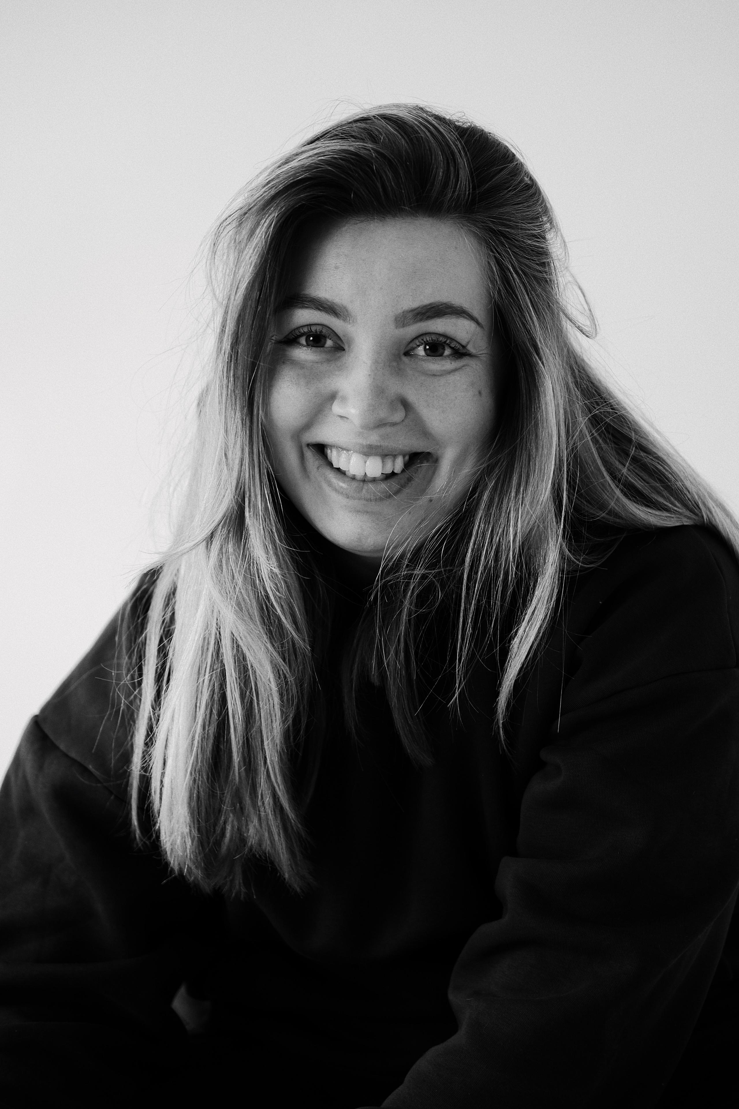 PEOPLE. МАША. КРИСТИНА ГУСЬКОВА