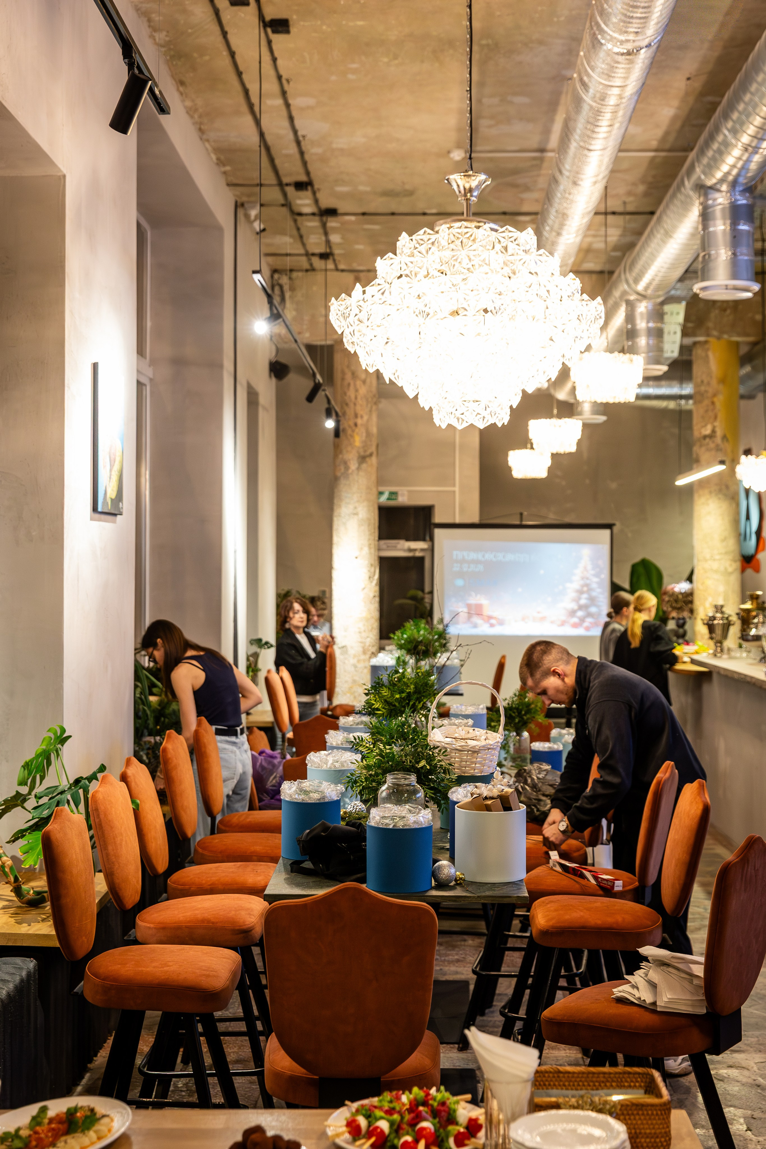 Новогодние корпоративы 2025. ILIAS BLACK — Фотограф свадеб и мероприятий в Минске и Беларуси