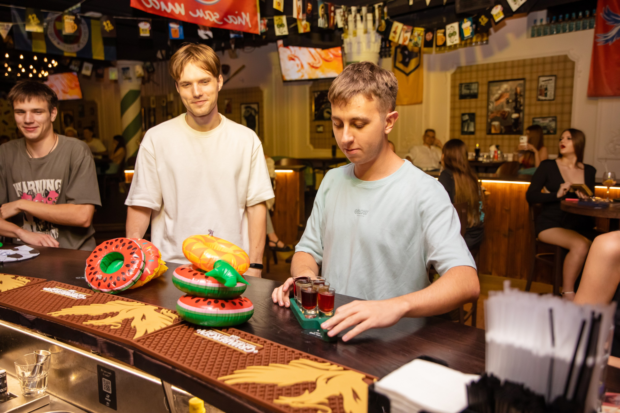 Паб 12. Репортажный фотограф Минск ❘ Костецкий Илья ❘ Беларусь