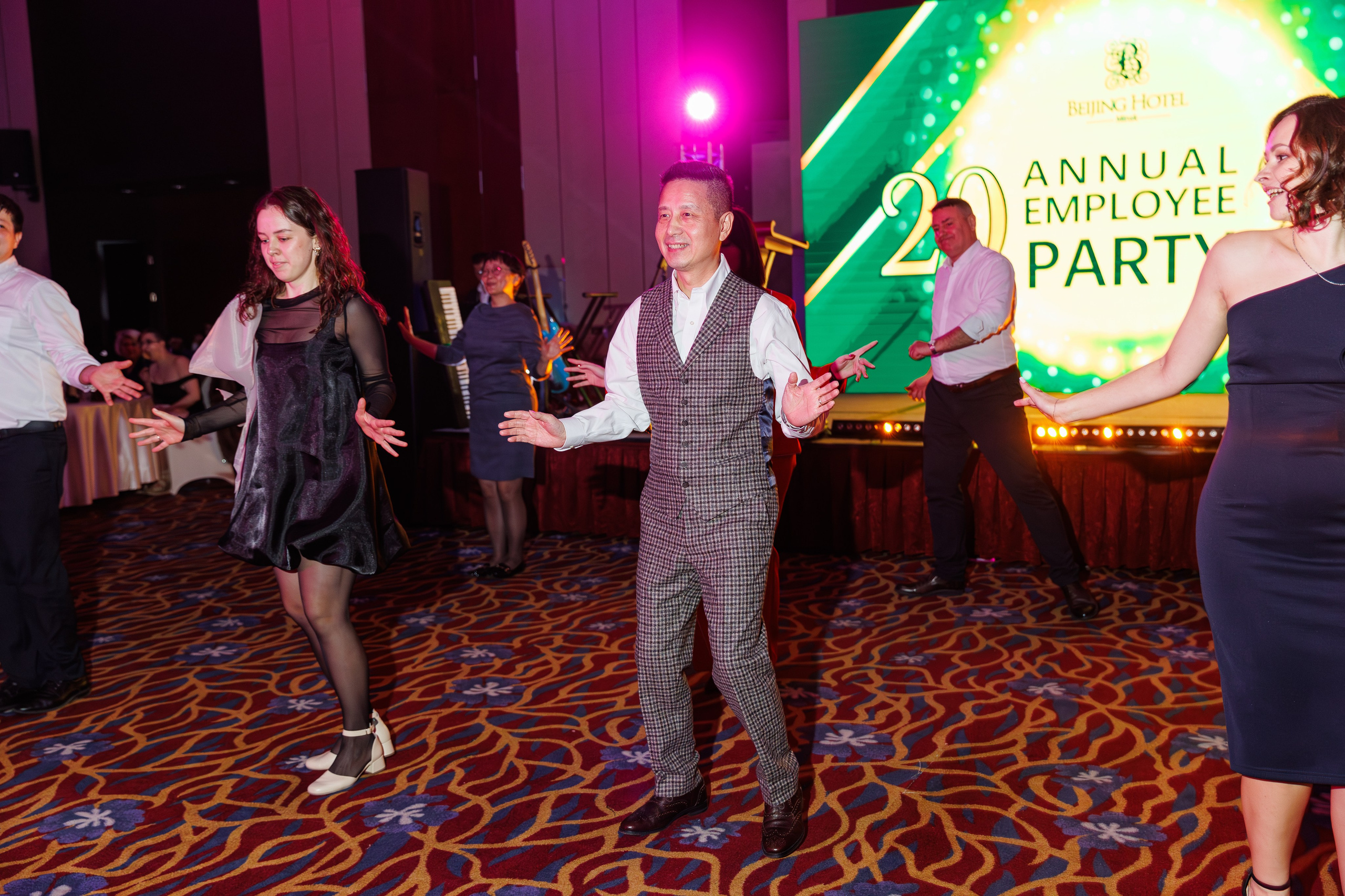 Новогодний корпоратив Отеля «Пекин». Репортажный фотограф Минск ❘ Костецкий Илья ❘ Беларусь