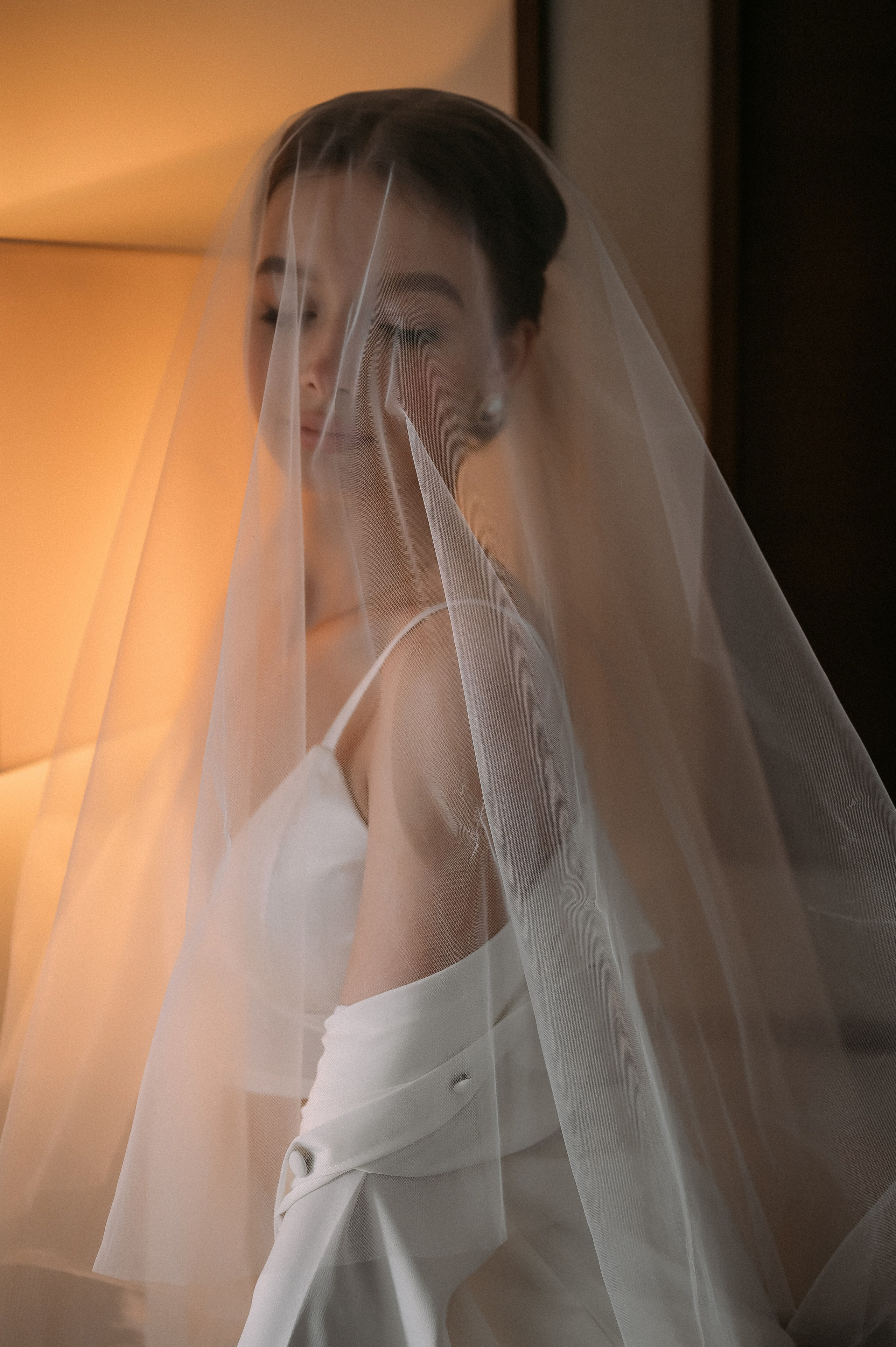 Свадебное утро и прогулка красивой яркой пары. Свадебный и семейный фотограф в Симферополе Дарья Маркова