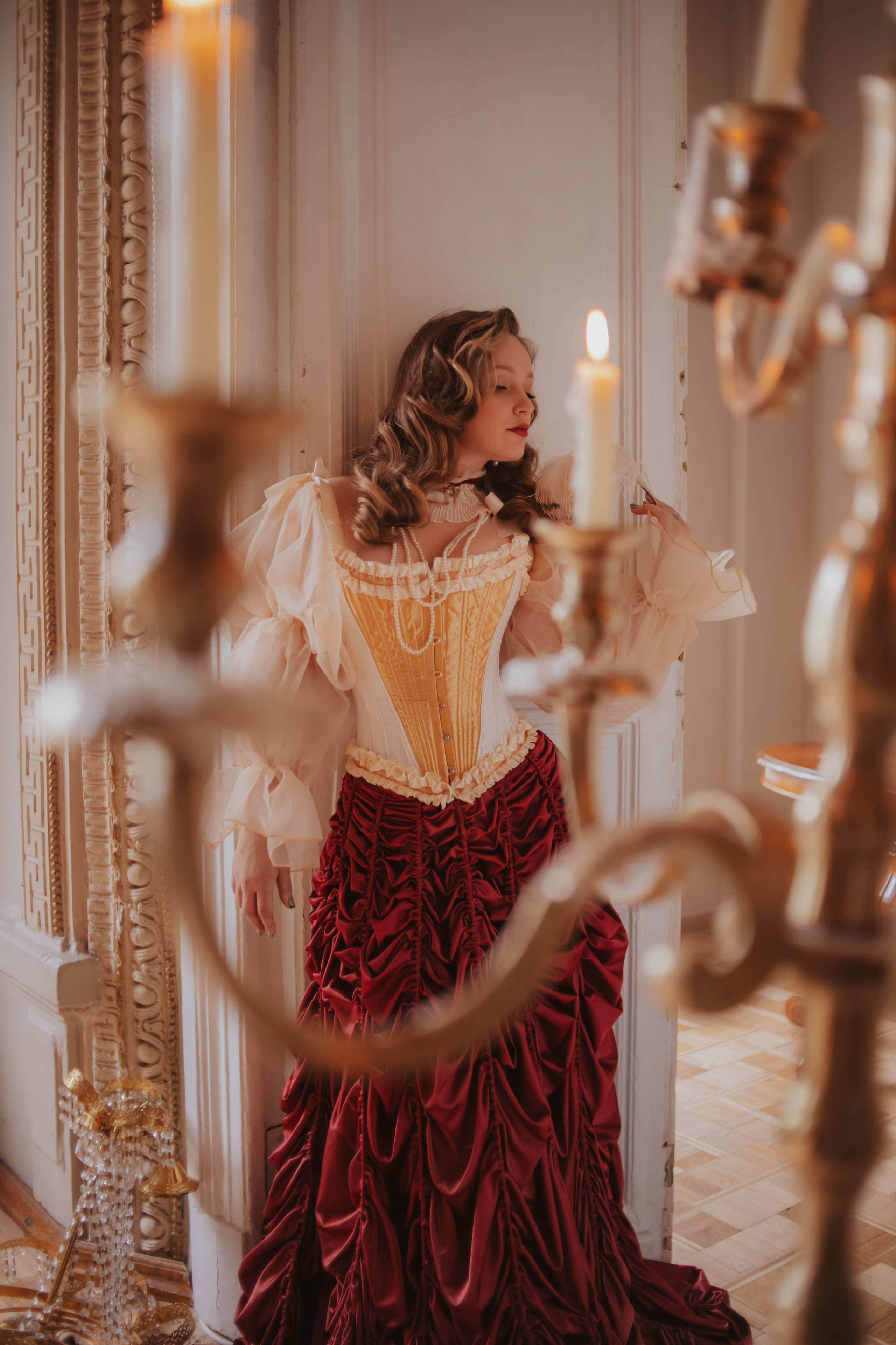 В залах старинной усадьбы. Художественная винтажная фотография