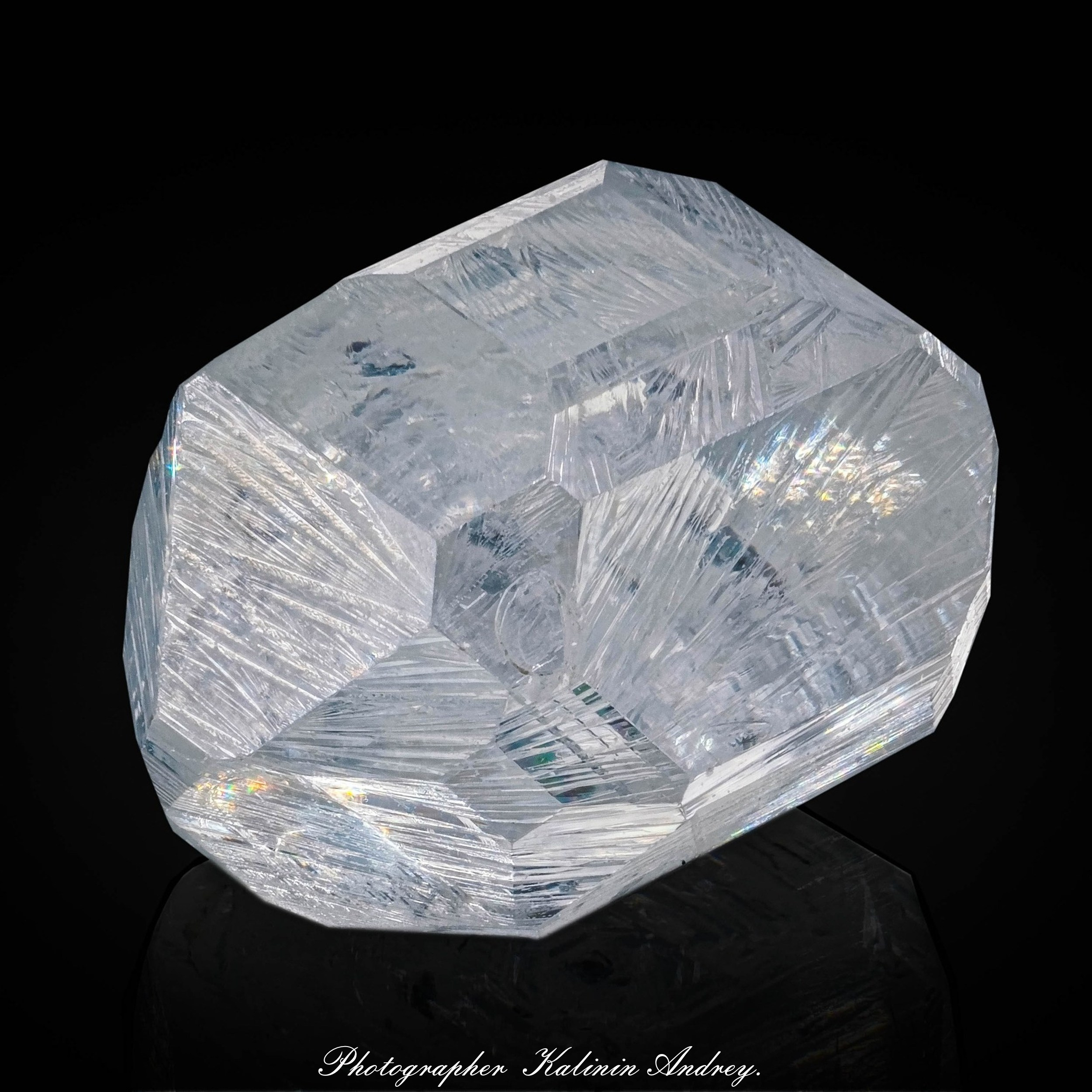 Профессиональная уникальная рекламная фотосъёмка драгоценных в Москве  тел +7 966-003-13-07. Высококачественная профессиональная рекламная фотосъёмка ювелирных украшений, драгоценных камней в Москве. Обучение, консультация